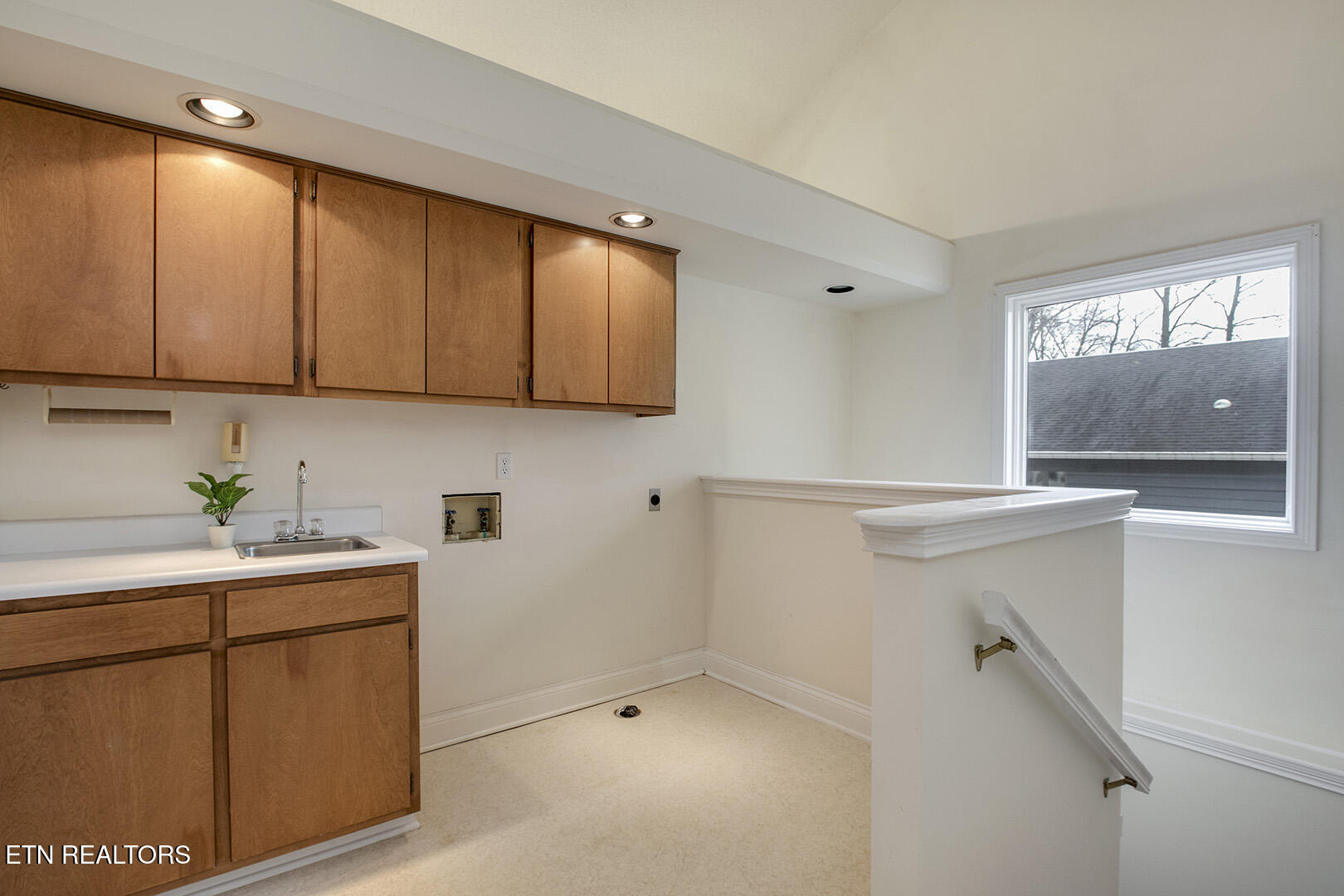 206 Kiyuga Lane Loudon TN 37774
