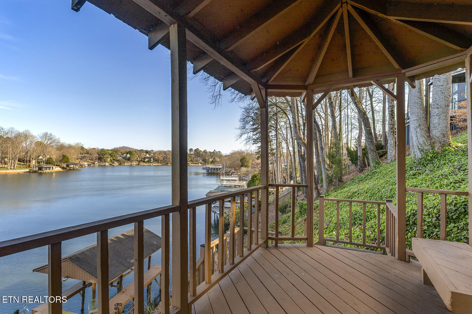 206 Kiyuga Lane Loudon TN 37774