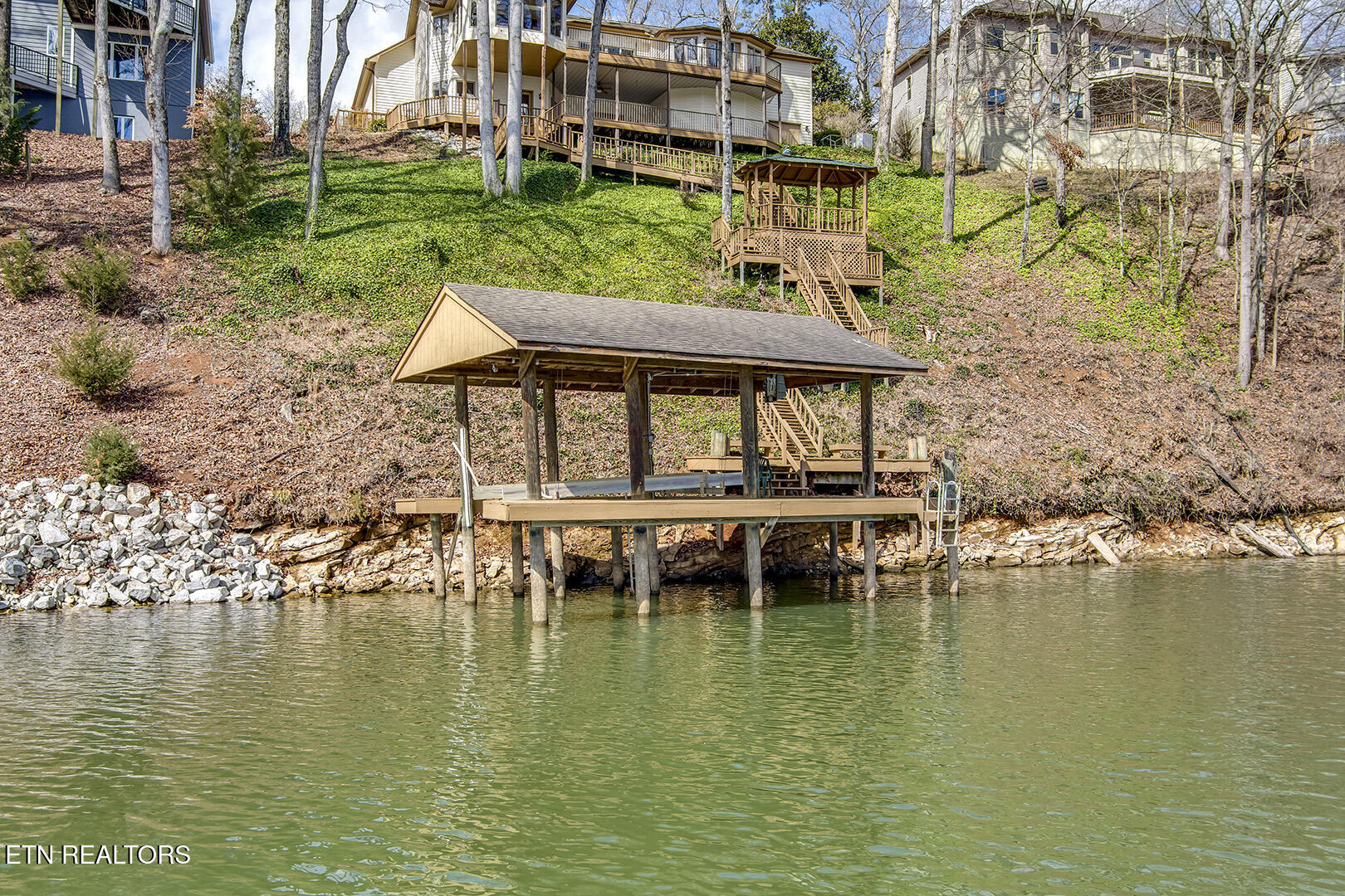 206 Kiyuga Lane Loudon TN 37774