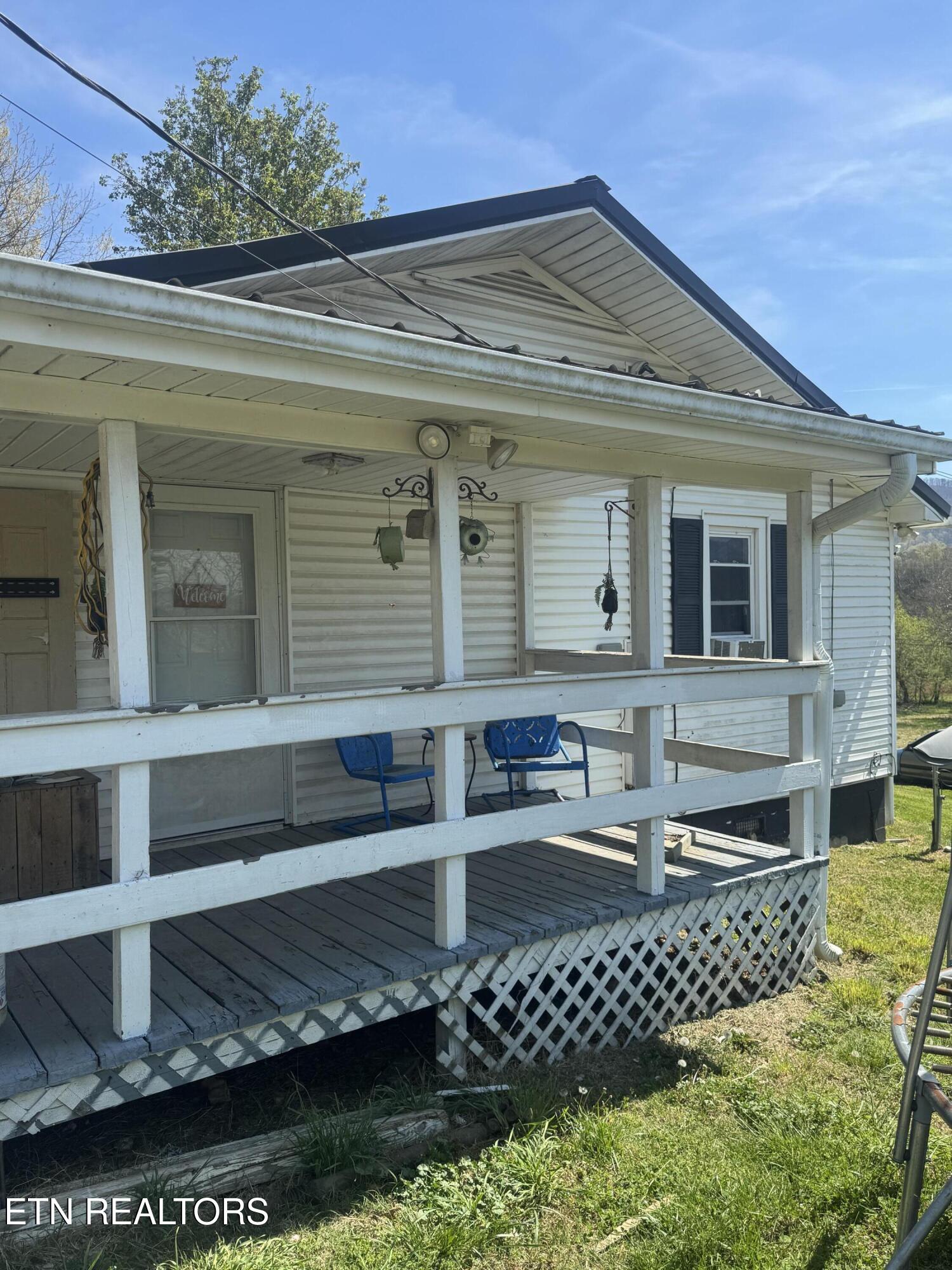 140 Phipps Drive Washburn TN 37888