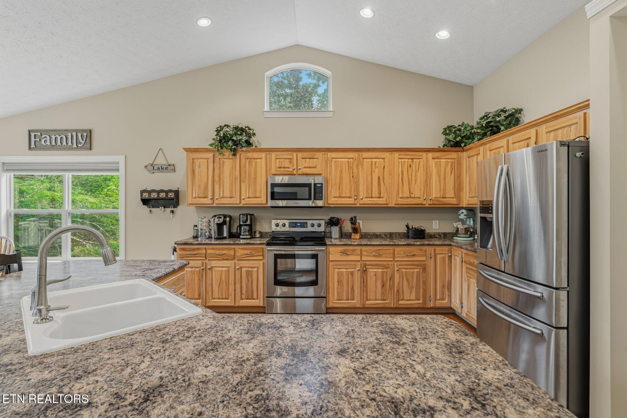 678 Waterfront Trail Lafollette TN 37766