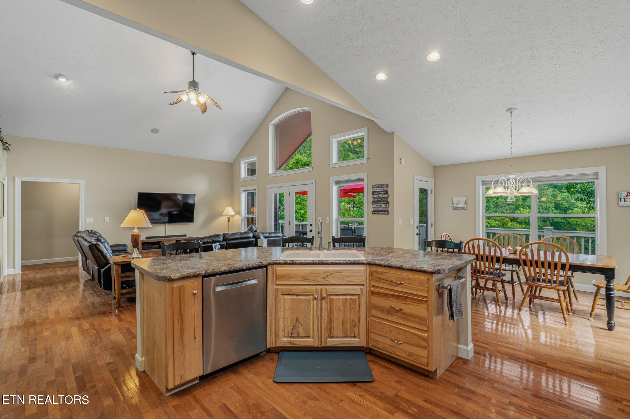 678 Waterfront Trail Lafollette TN 37766
