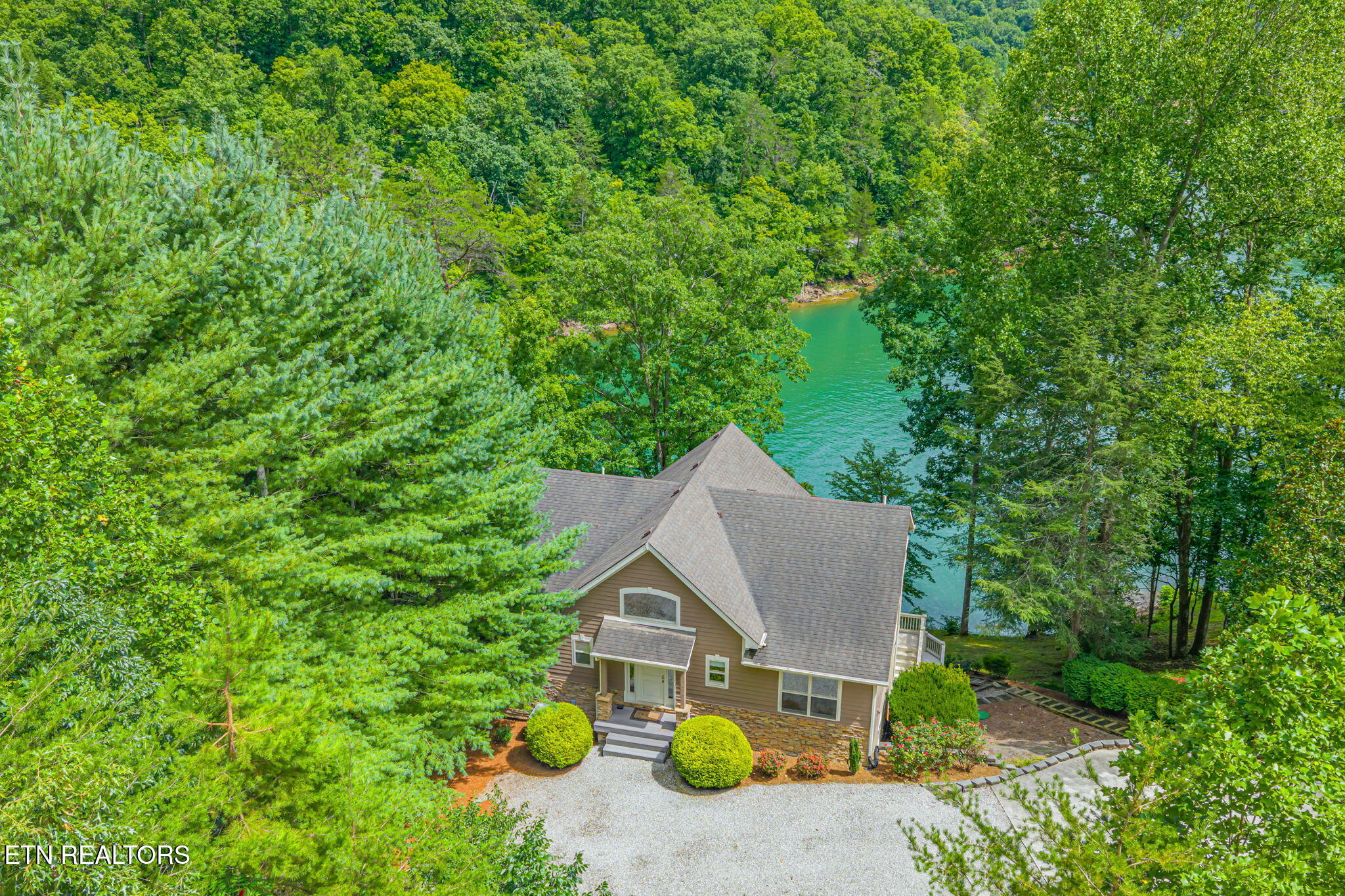 678 Waterfront Trail Lafollette TN 37766