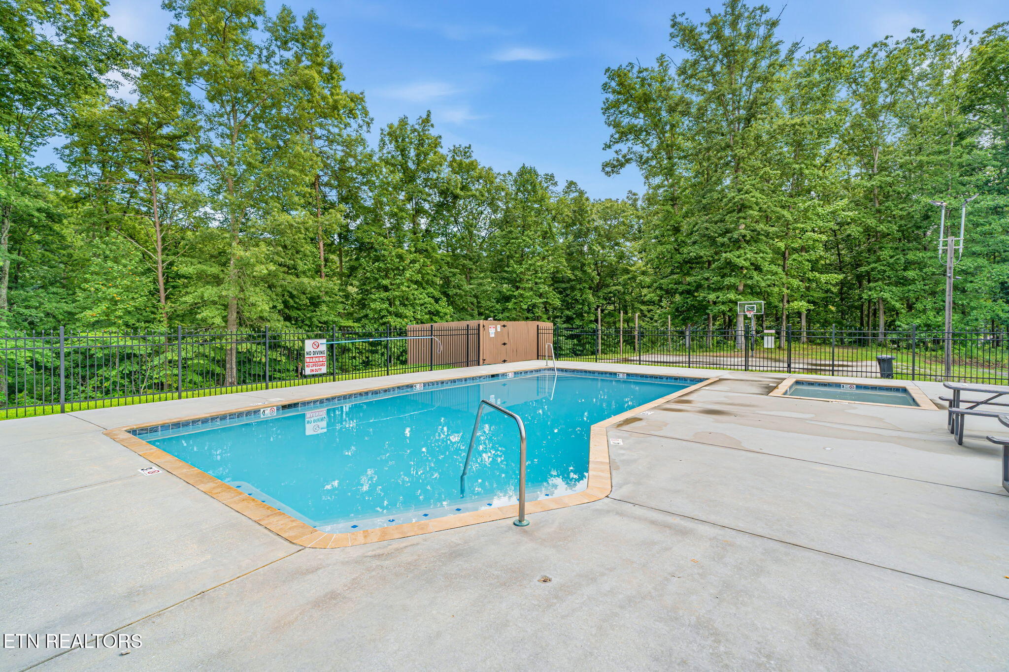 678 Waterfront Trail Lafollette TN 37766