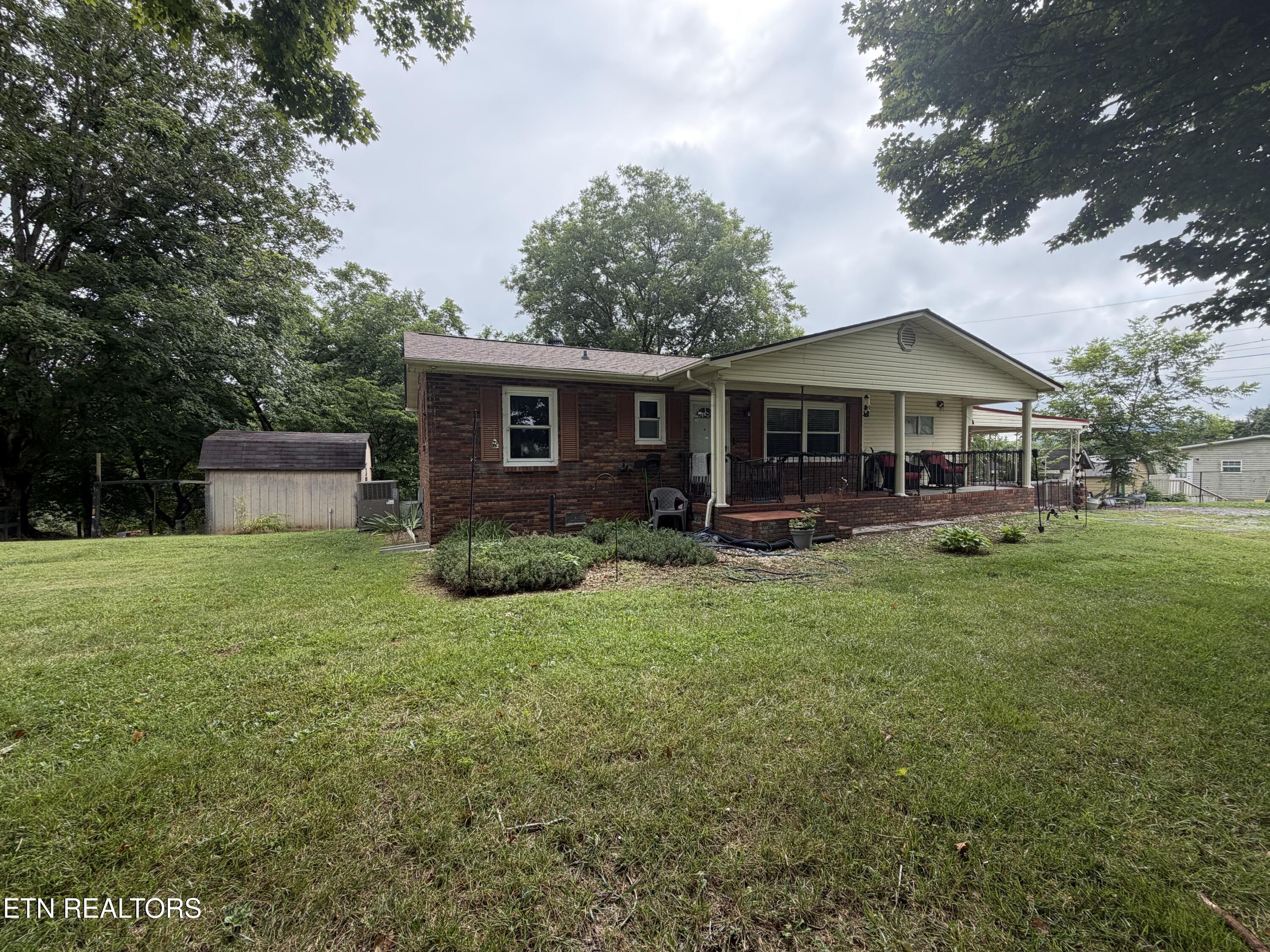 2860 Boyds Creek Highway Sevierville TN 37876