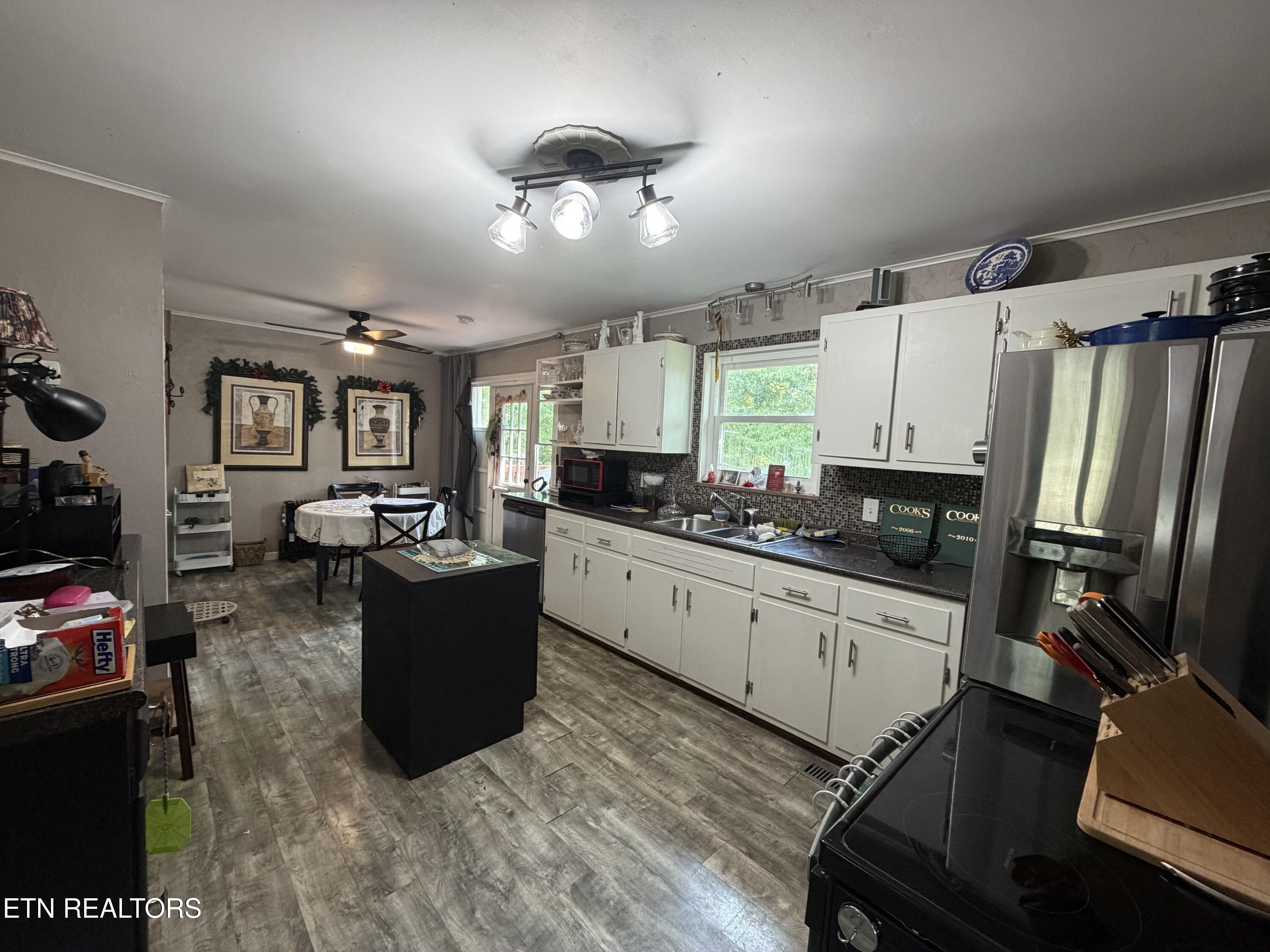 2860 Boyds Creek Highway Sevierville TN 37876