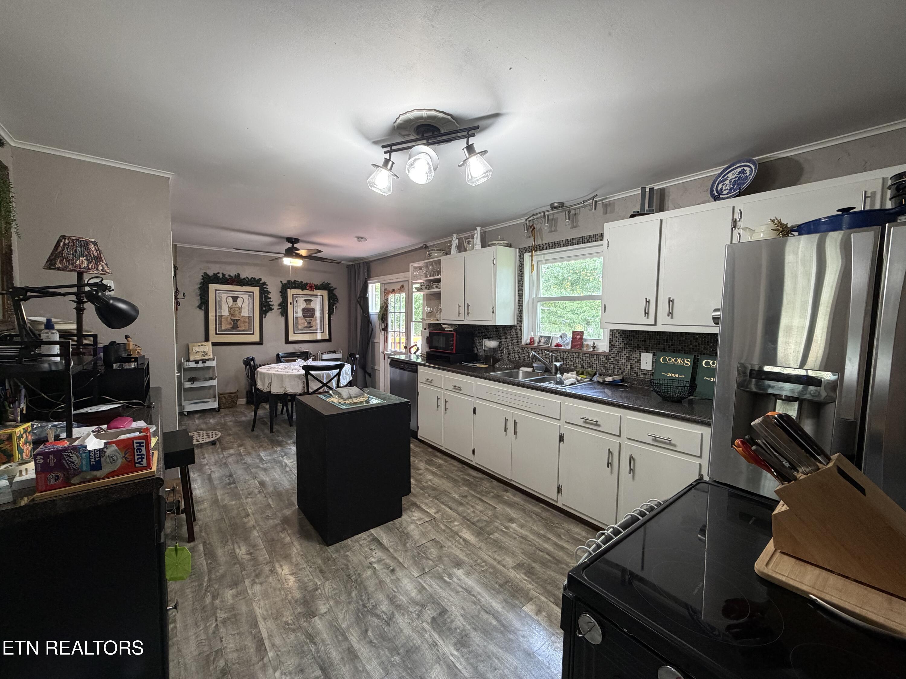 2860 Boyds Creek Highway Sevierville TN 37876