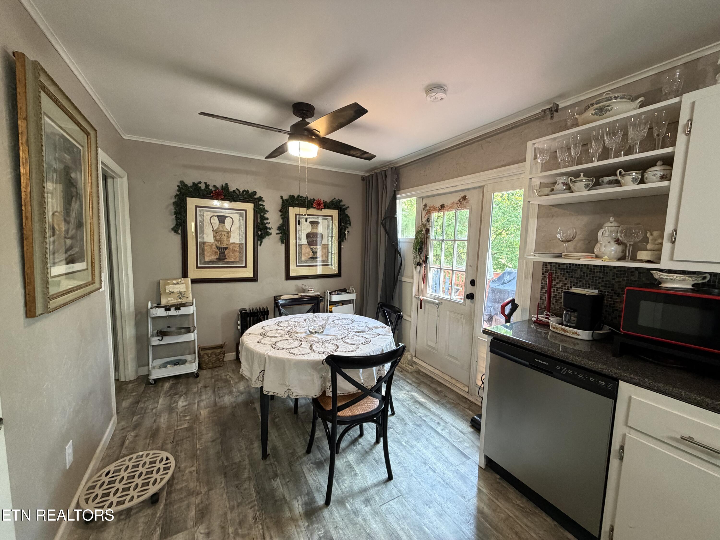 2860 Boyds Creek Highway Sevierville TN 37876