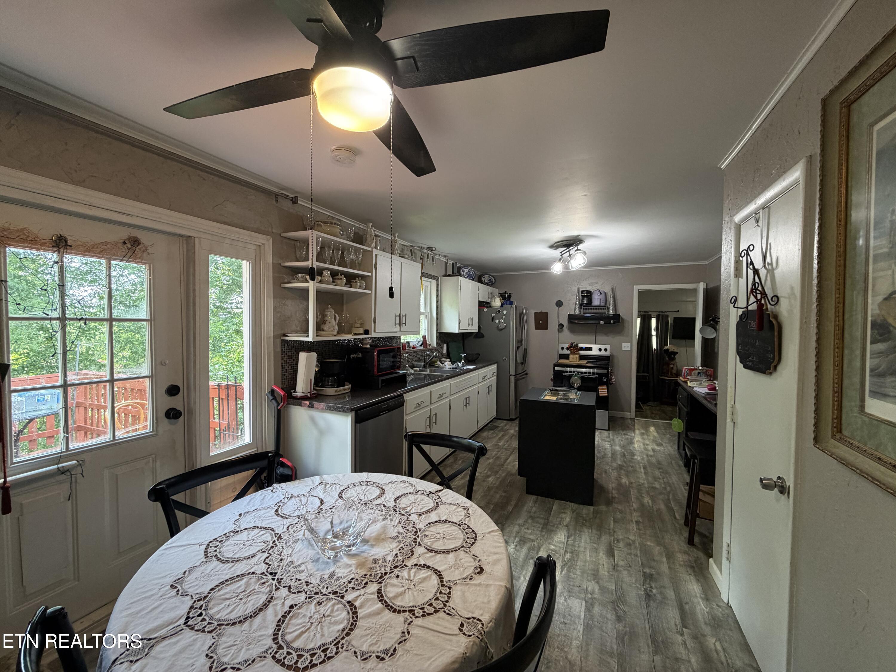 2860 Boyds Creek Highway Sevierville TN 37876