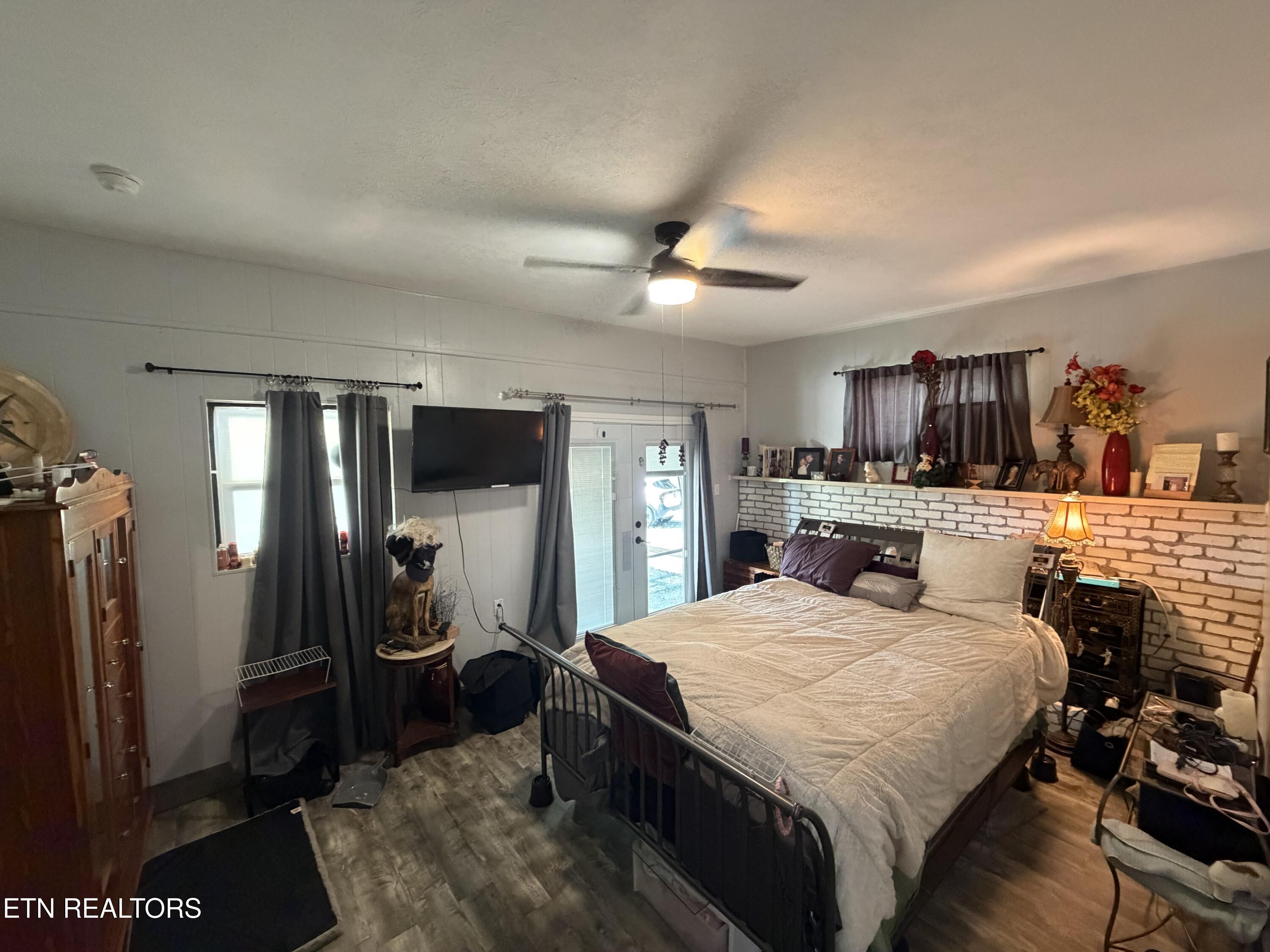 2860 Boyds Creek Highway Sevierville TN 37876