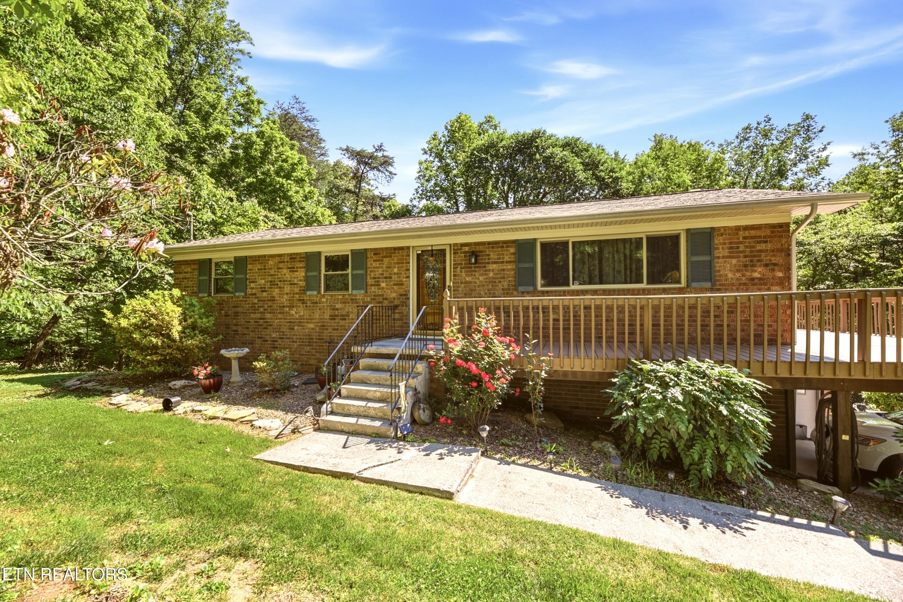 221 Sherwood Road Powell TN 37849