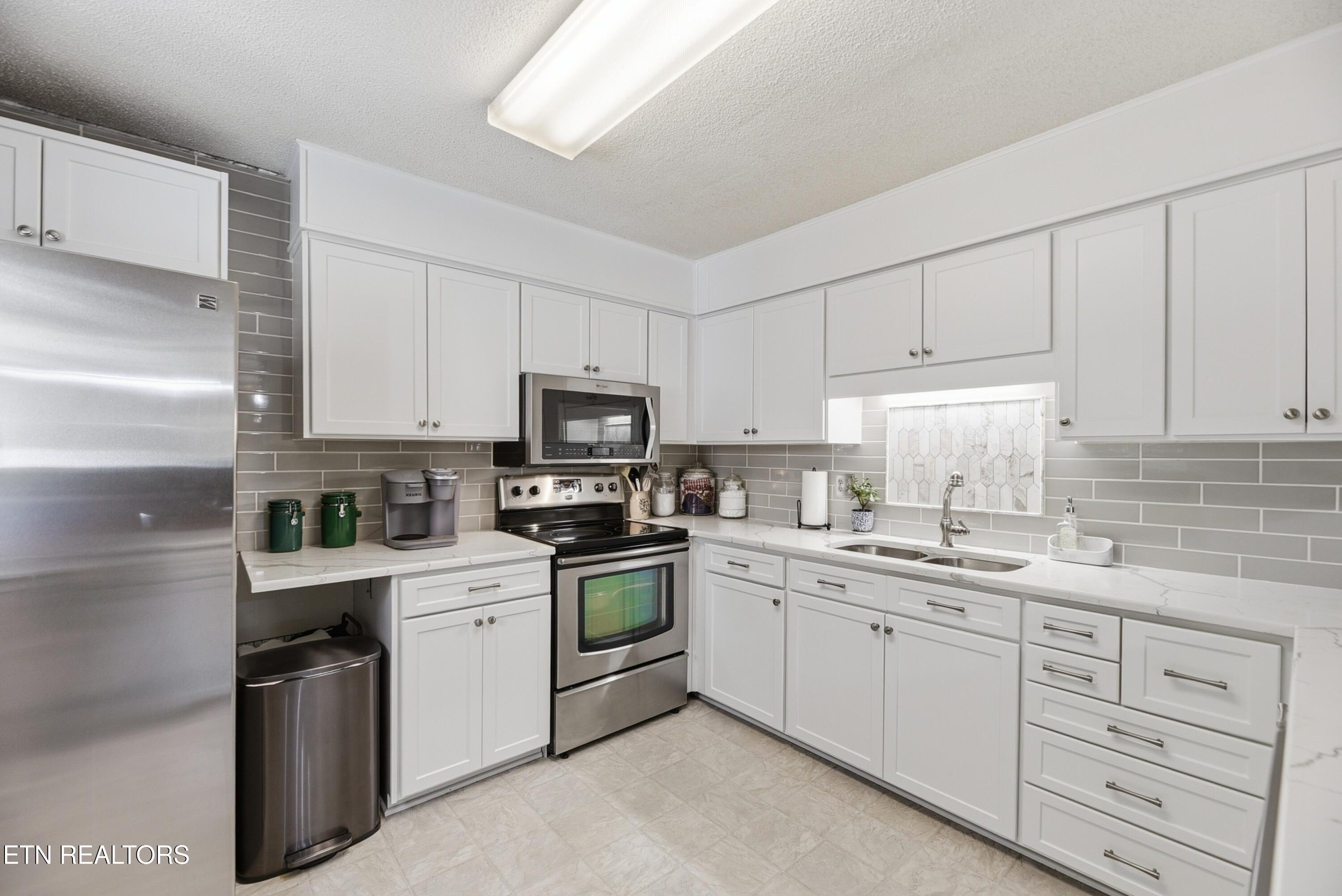 221 Sherwood Road Powell TN 37849