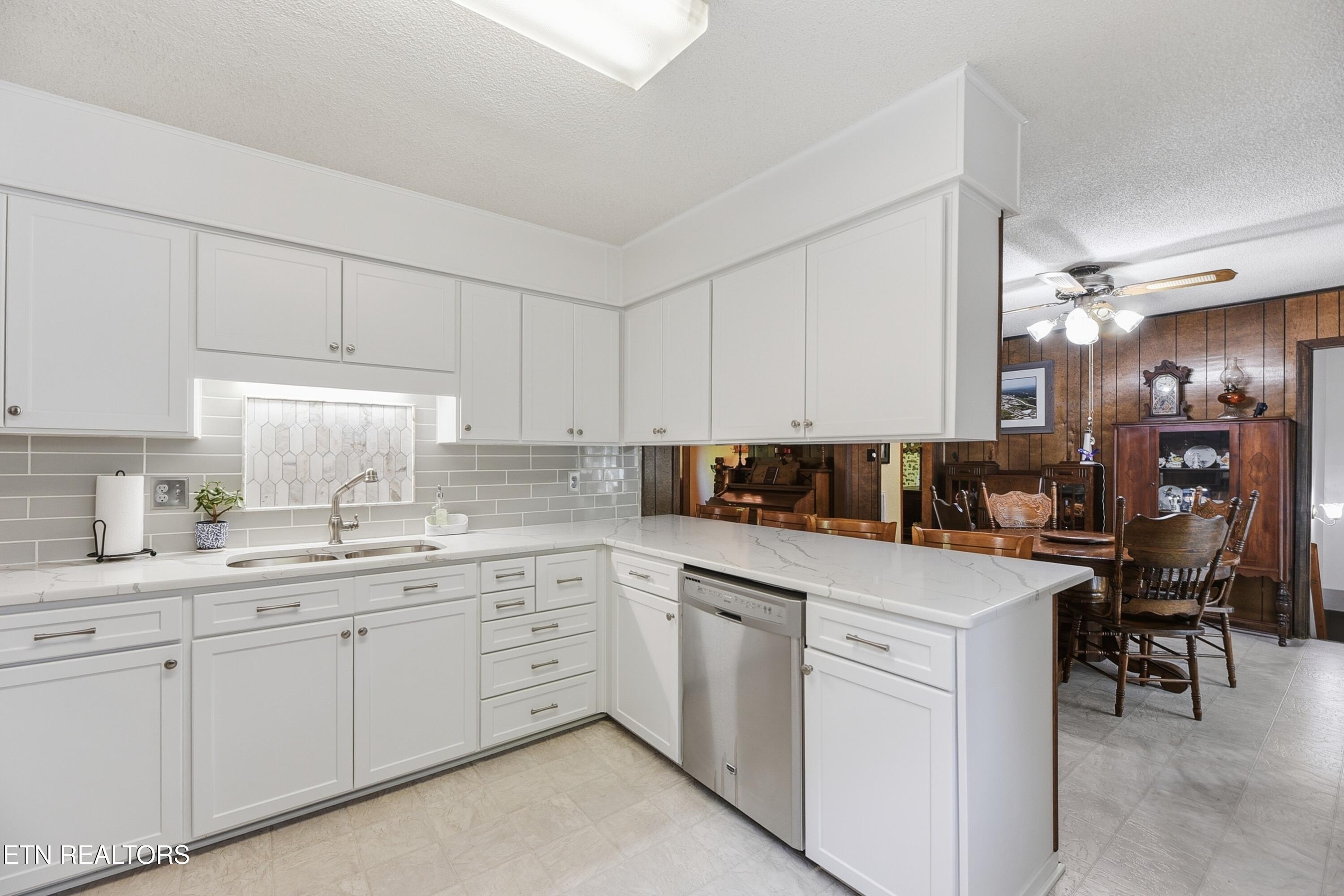 221 Sherwood Road Powell TN 37849