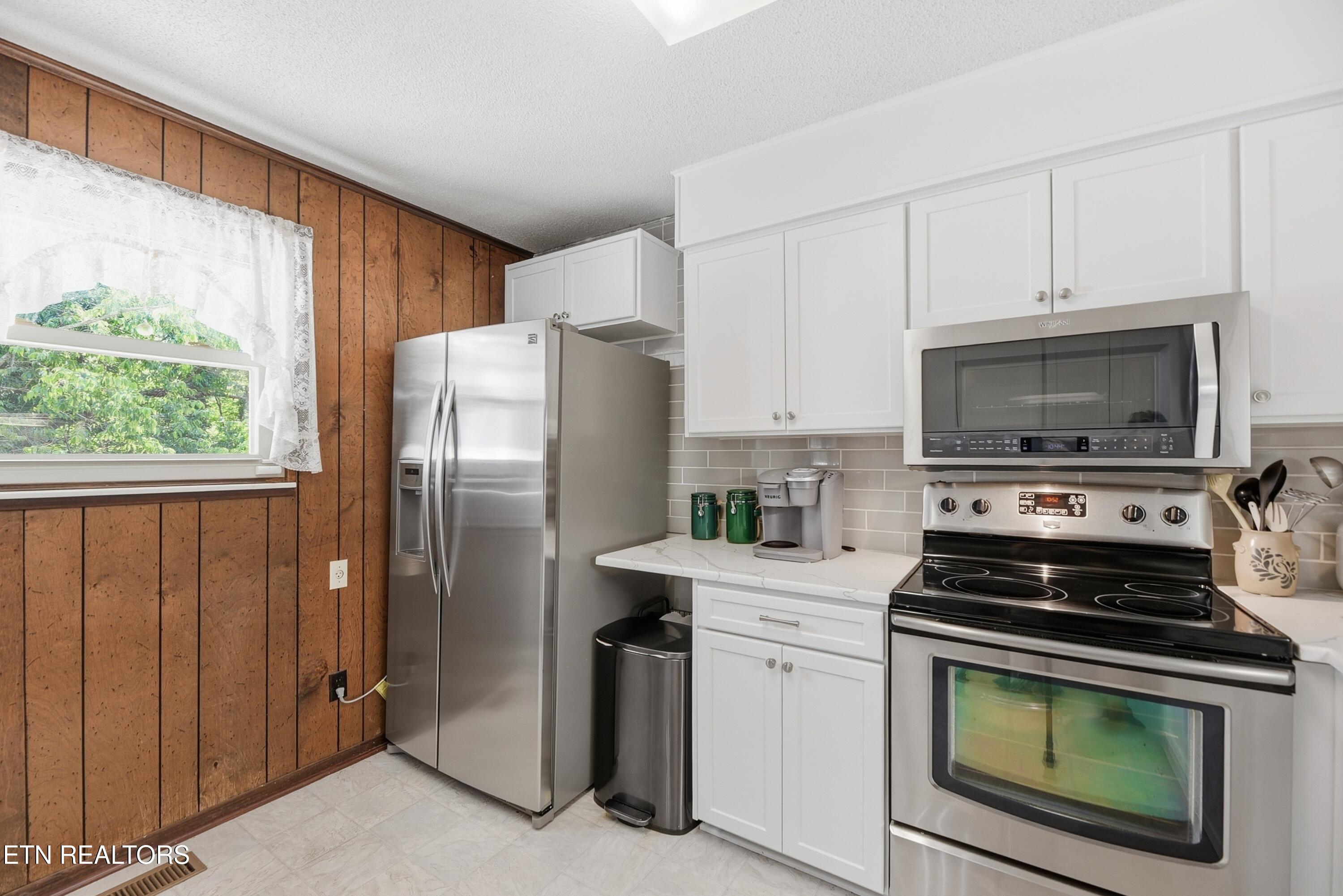 221 Sherwood Road Powell TN 37849