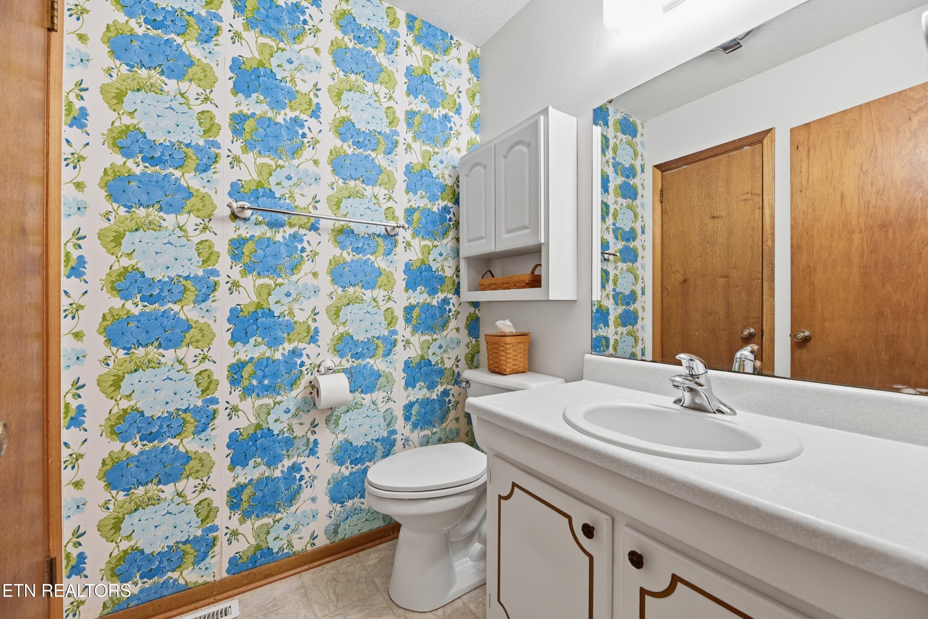 221 Sherwood Road Powell TN 37849