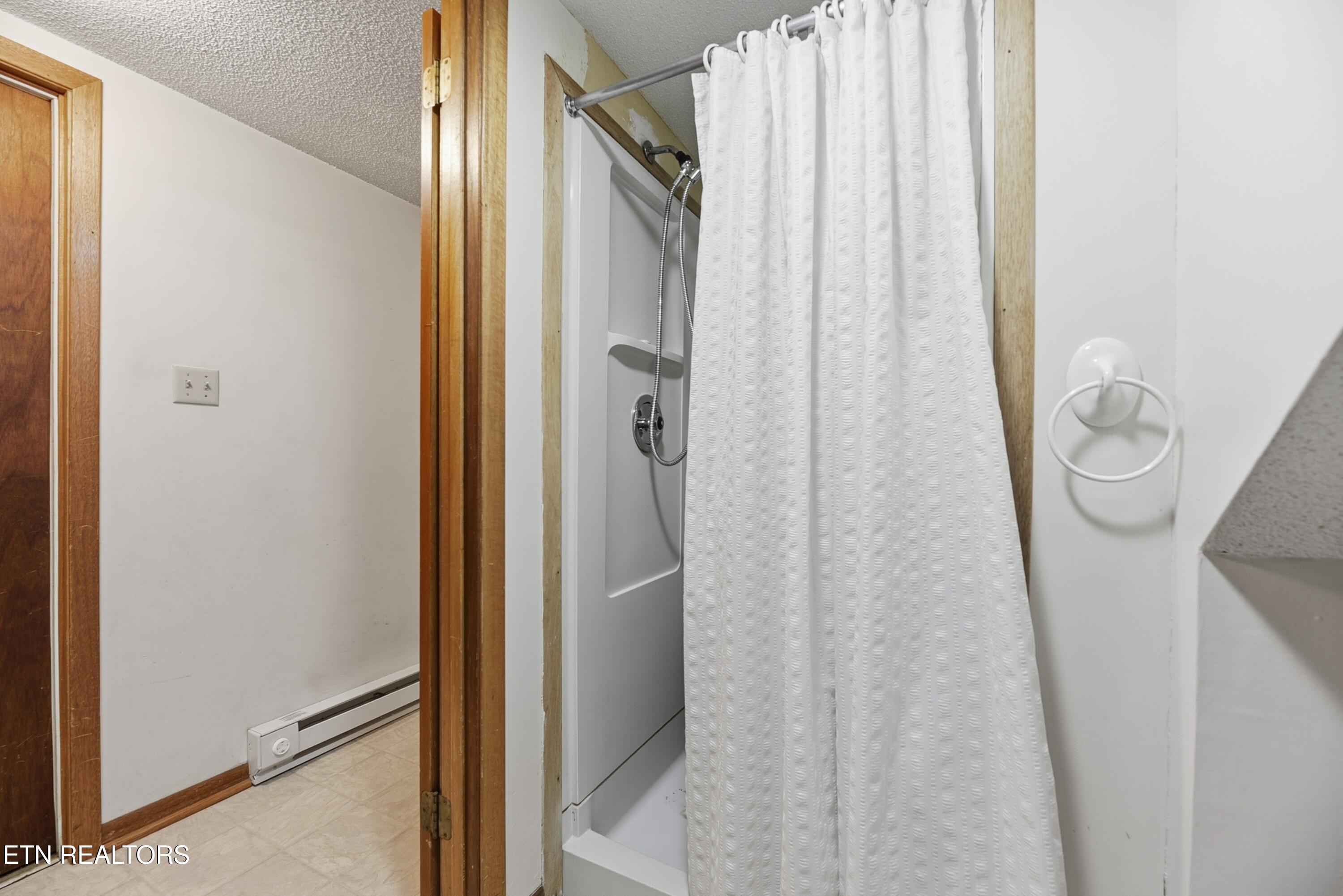221 Sherwood Road Powell TN 37849