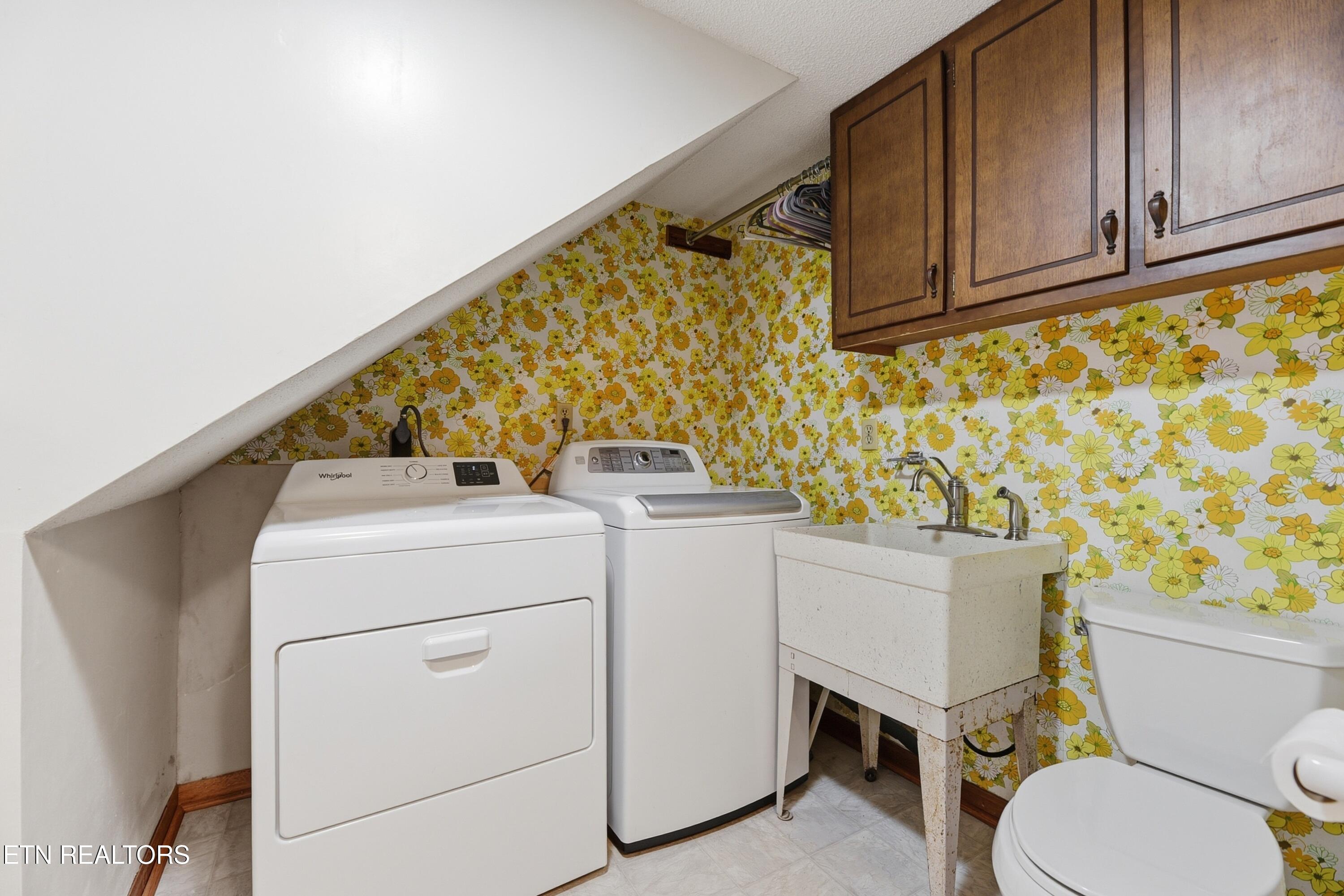 221 Sherwood Road Powell TN 37849