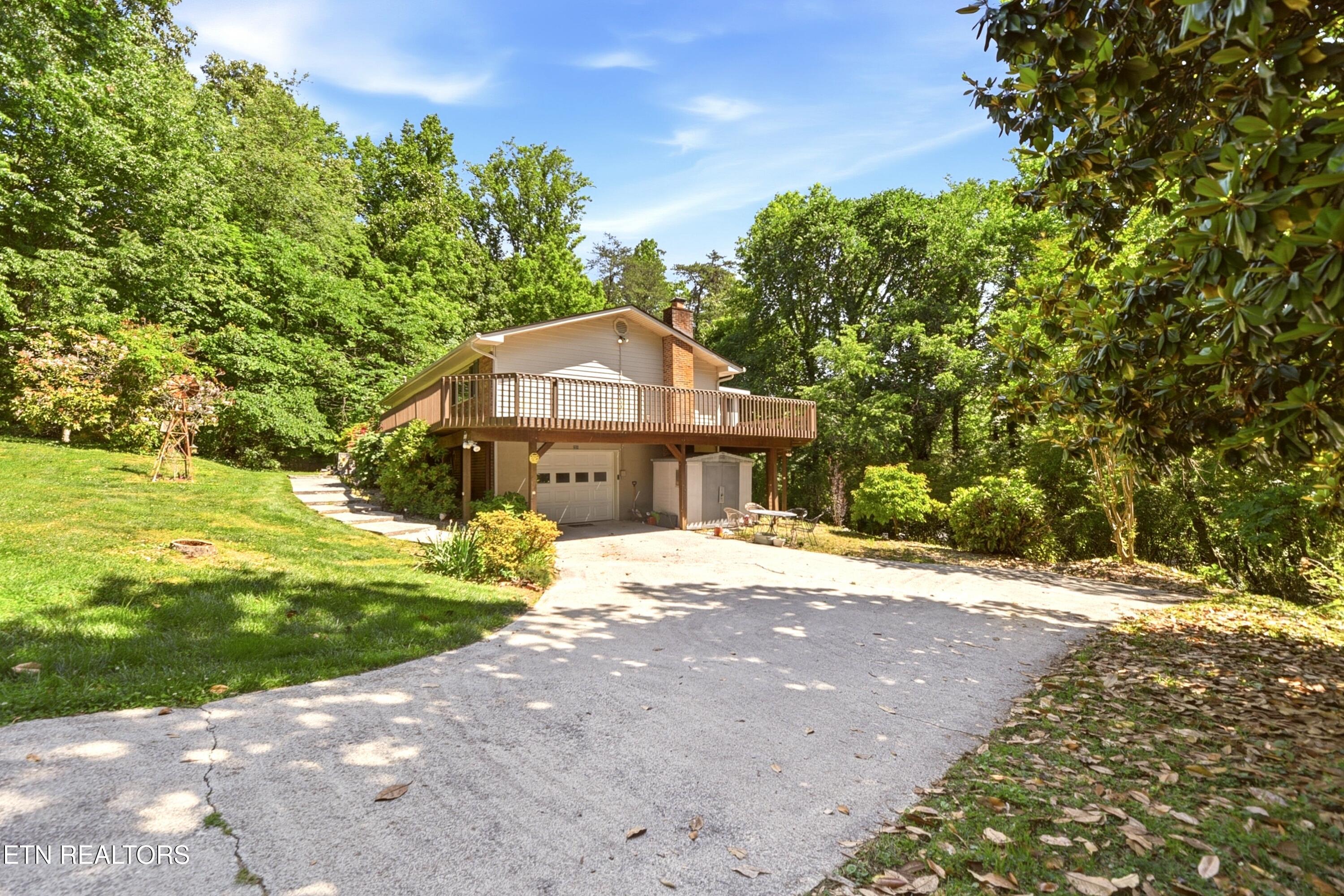 221 Sherwood Road Powell TN 37849