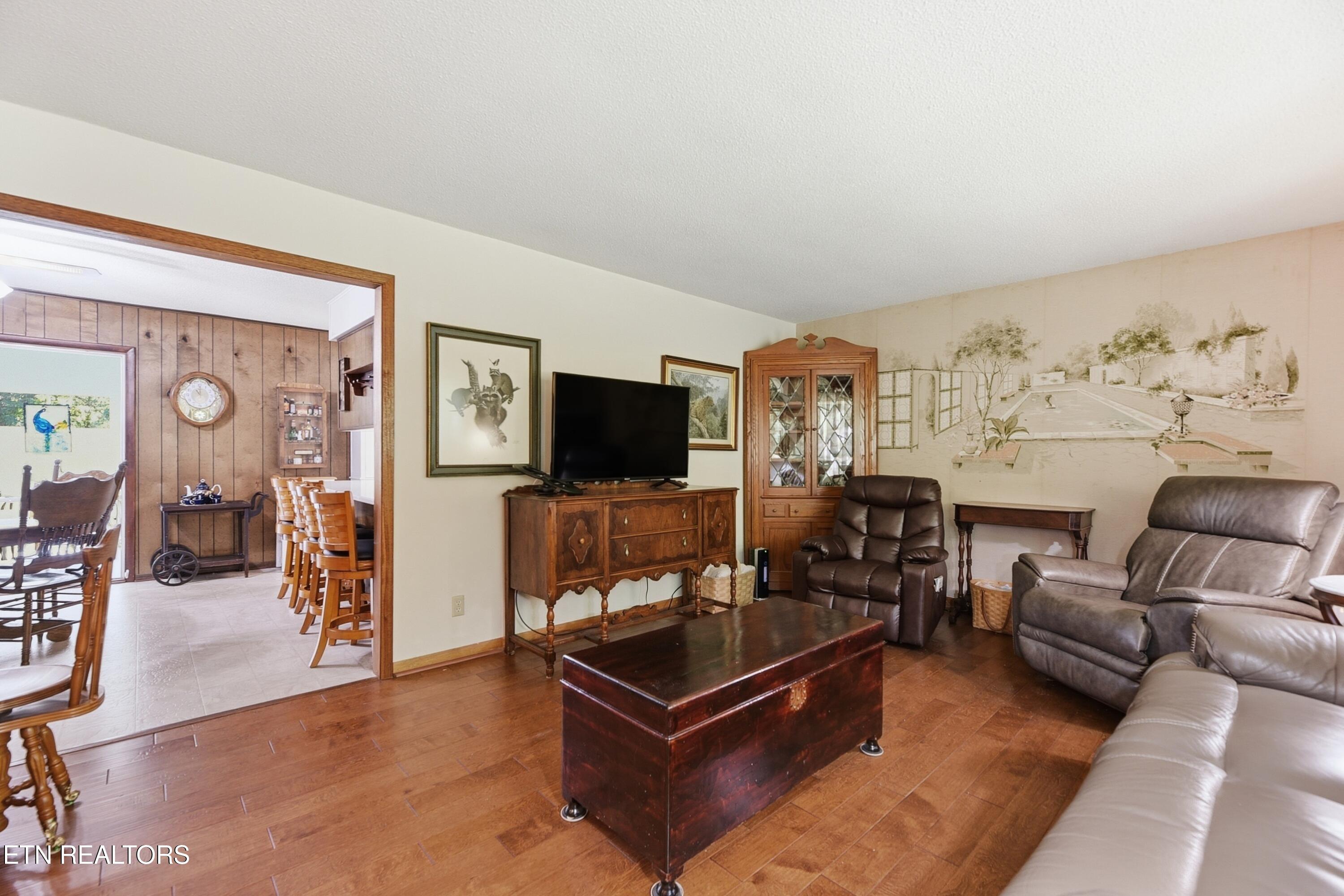 221 Sherwood Road Powell TN 37849
