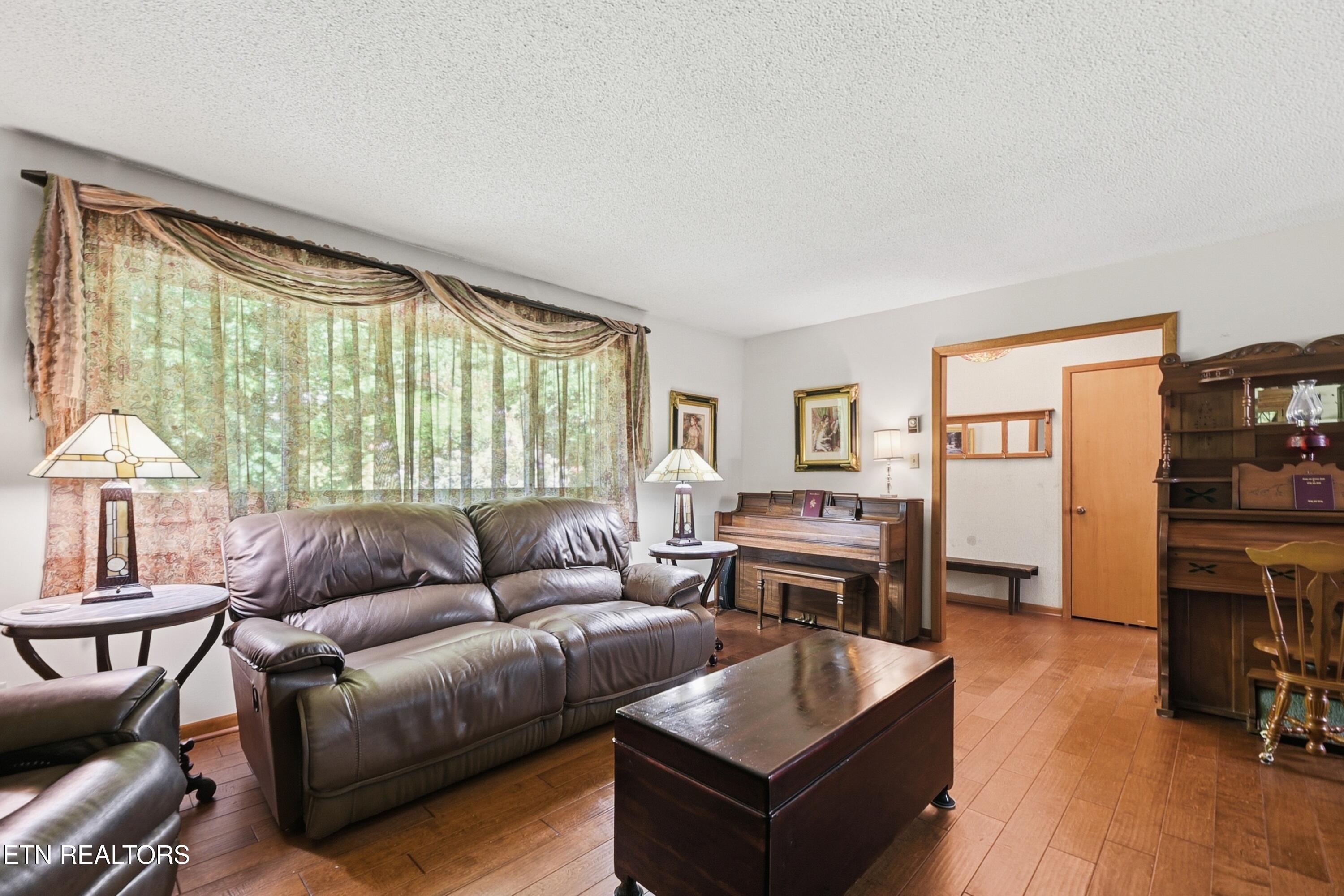 221 Sherwood Road Powell TN 37849
