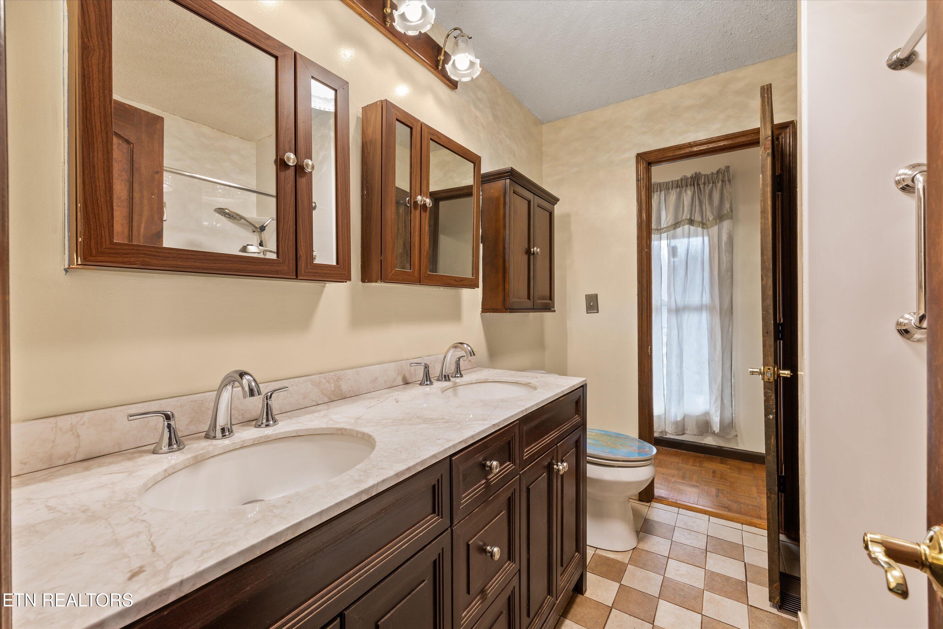 129 Pleasant Hill Road Sweetwater TN 37874