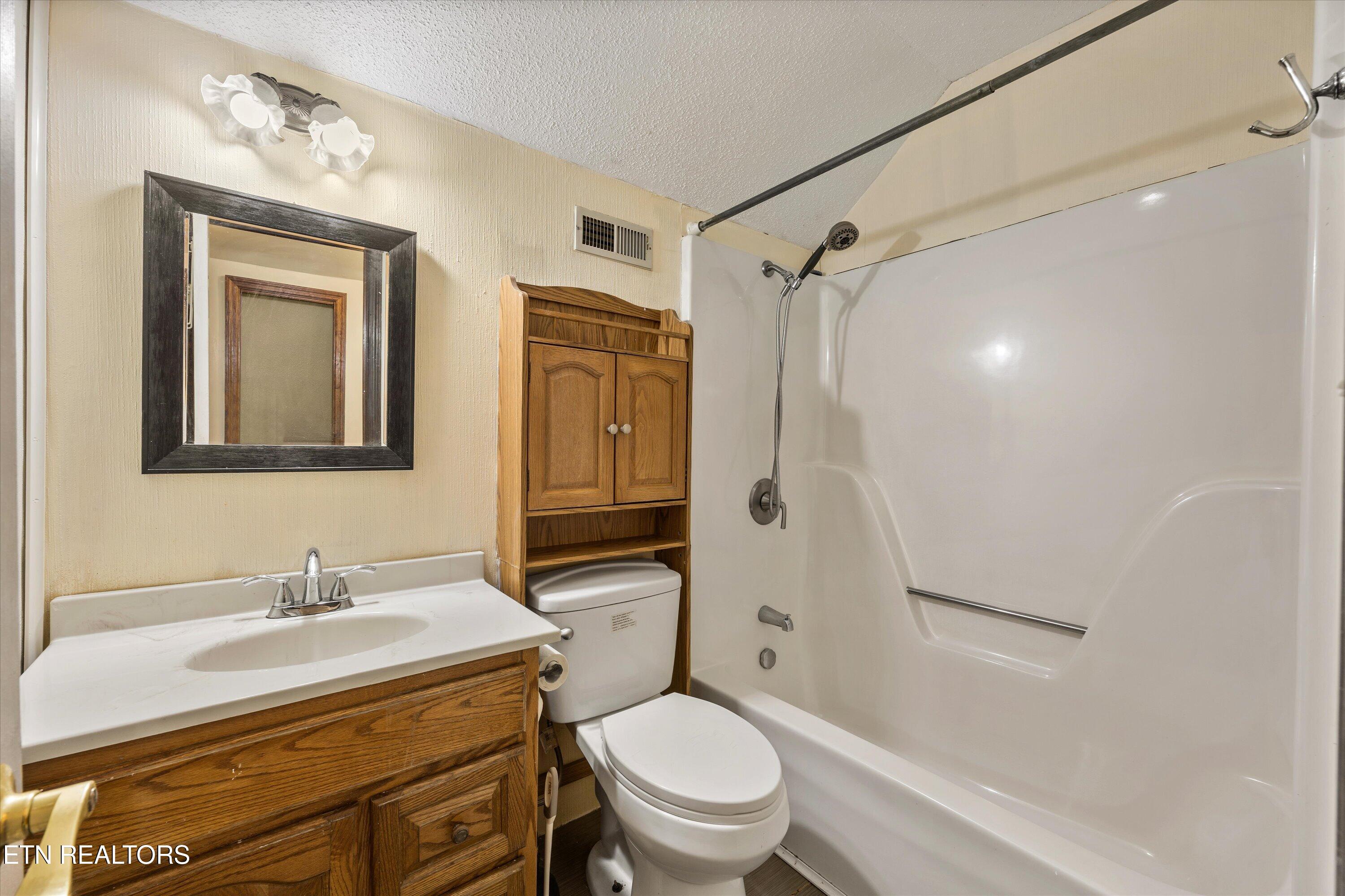 129 Pleasant Hill Road Sweetwater TN 37874