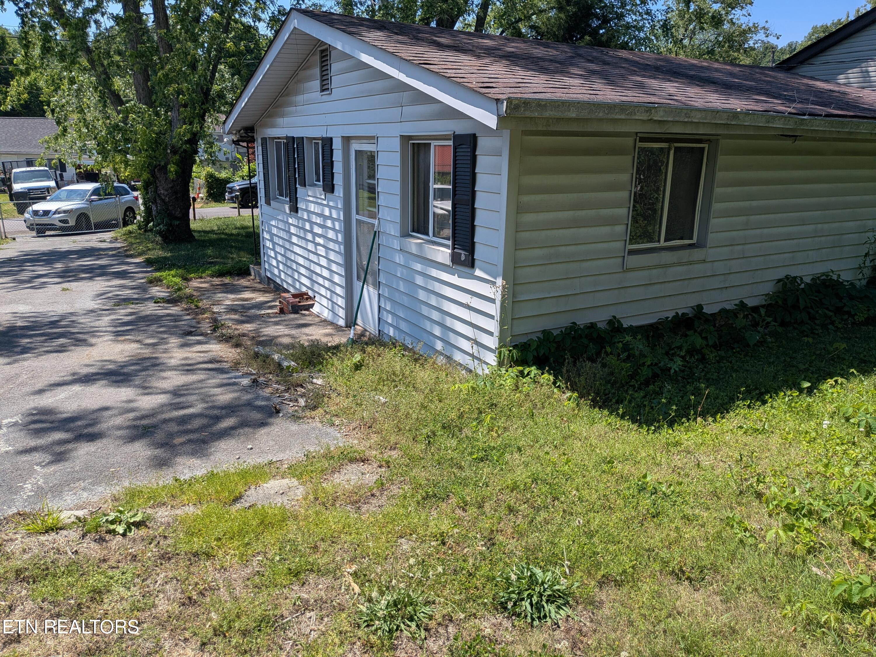 1918 Sandusky Road Knoxville TN 37912