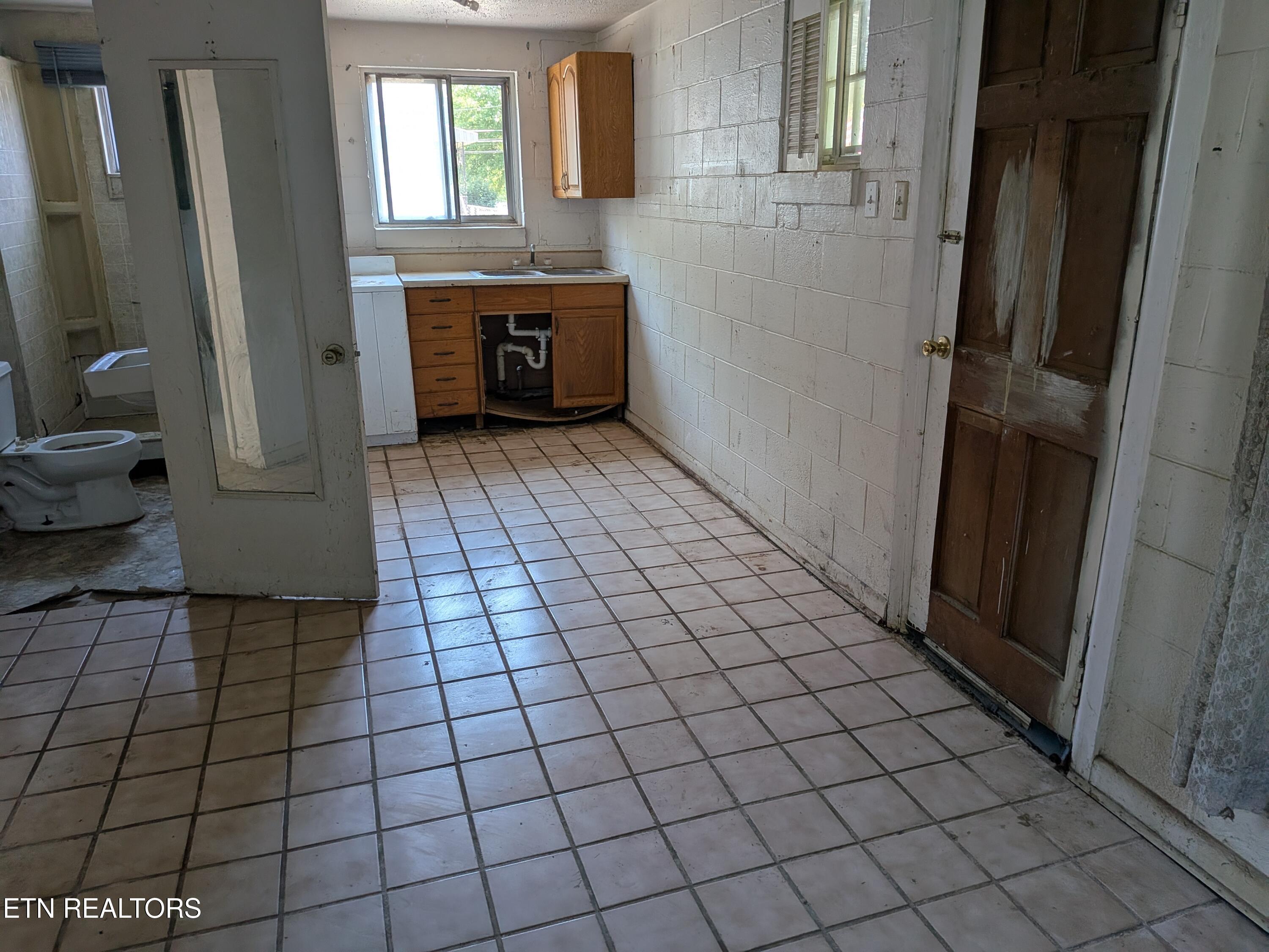 1918 Sandusky Road Knoxville TN 37912