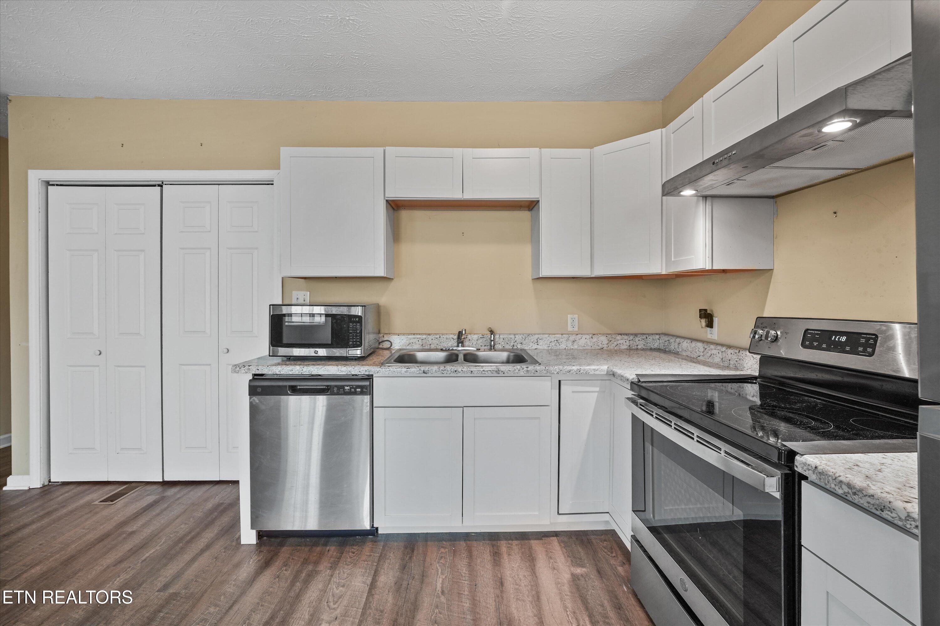 2417 Mentor Road Louisville TN 37777