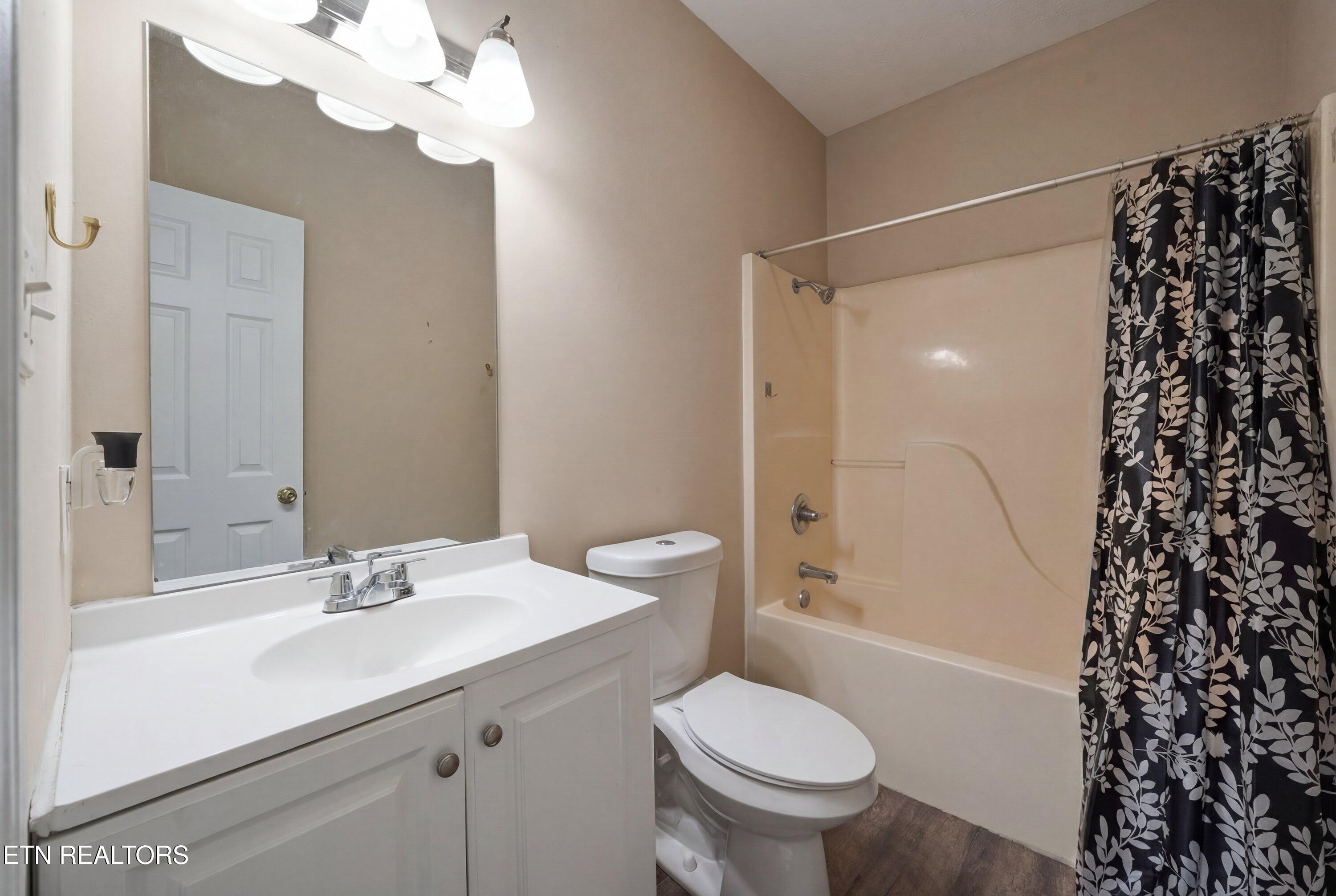 2417 Mentor Road Louisville TN 37777