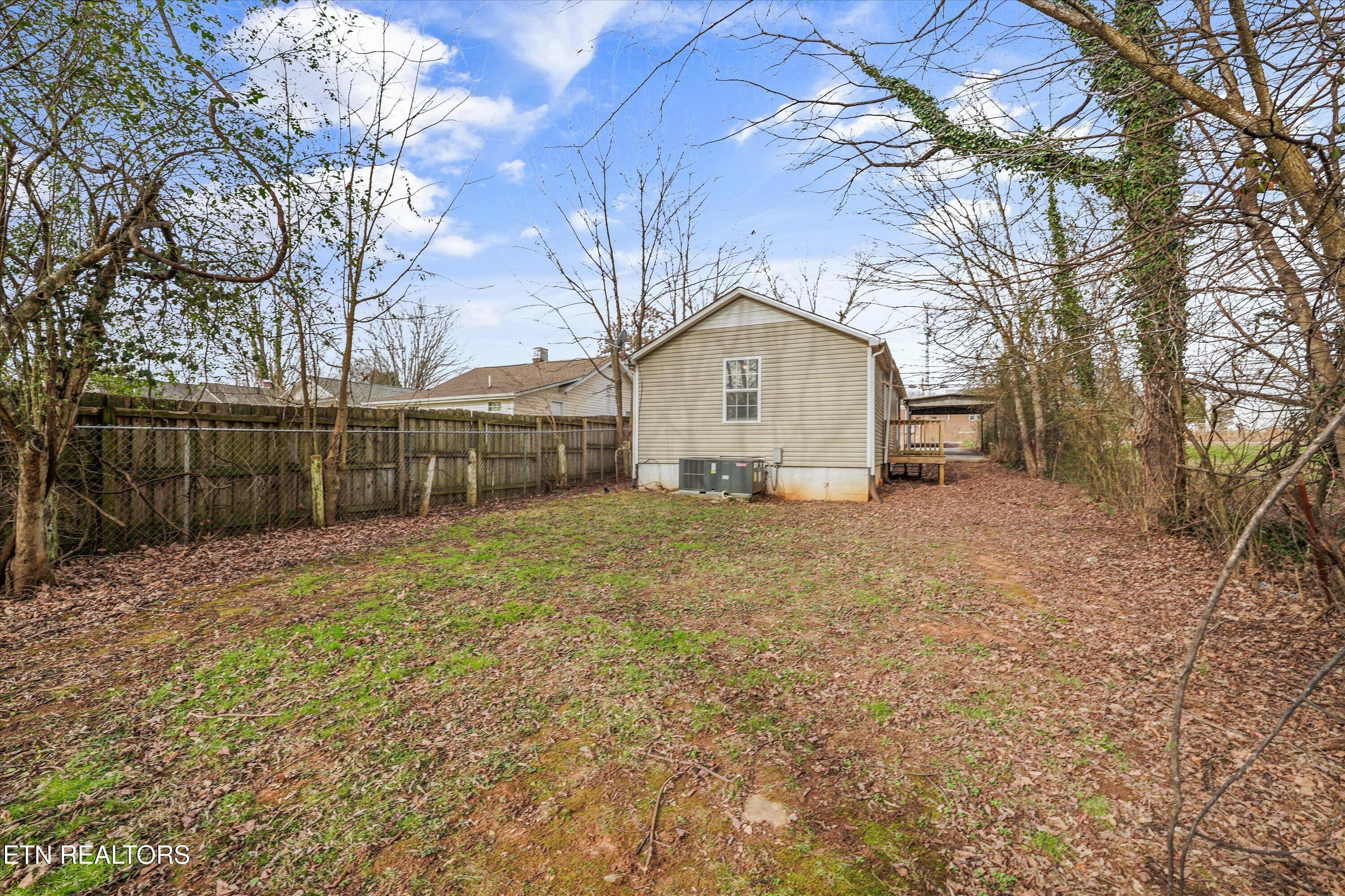 2417 Mentor Road Louisville TN 37777