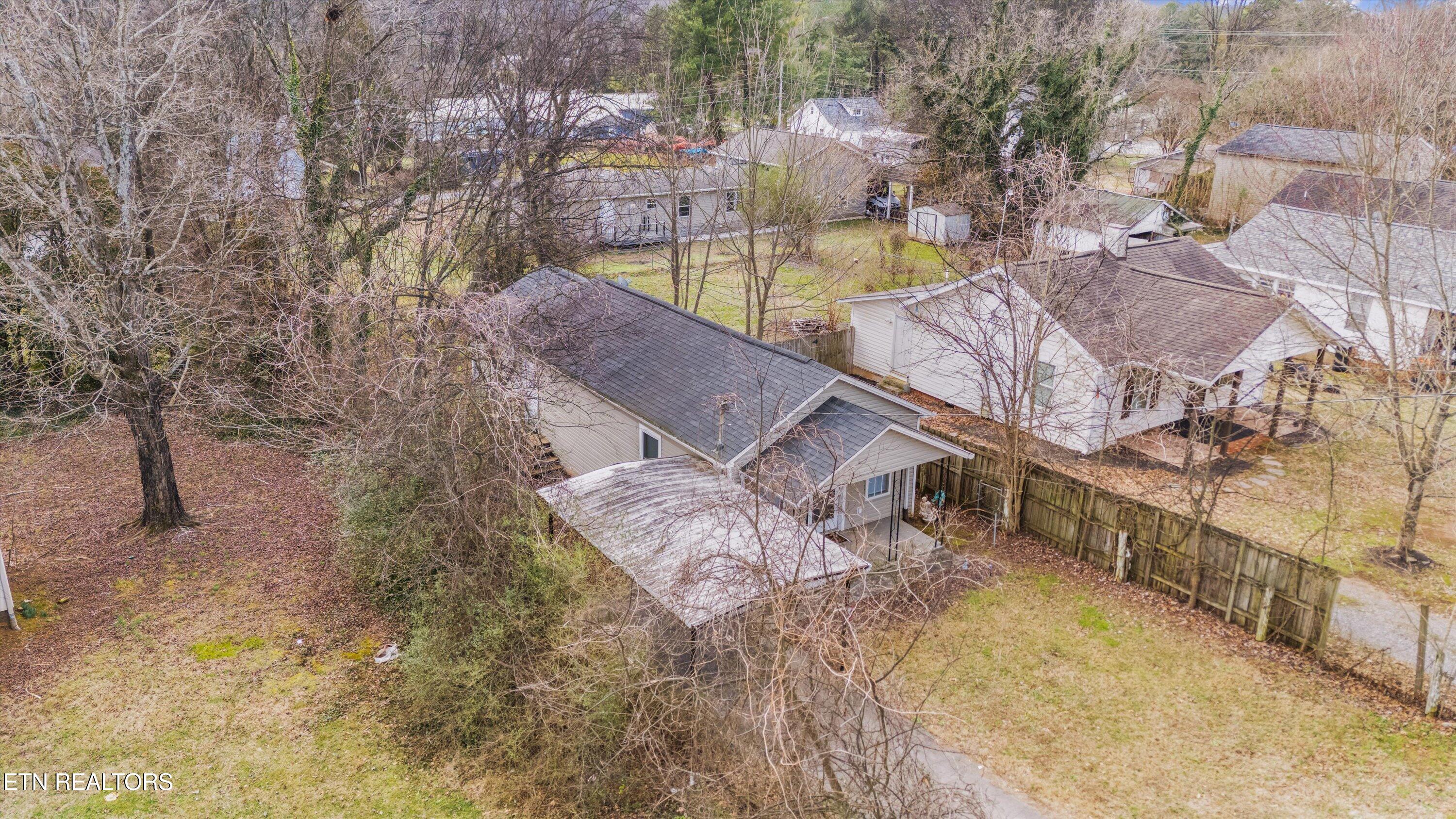 2417 Mentor Road Louisville TN 37777