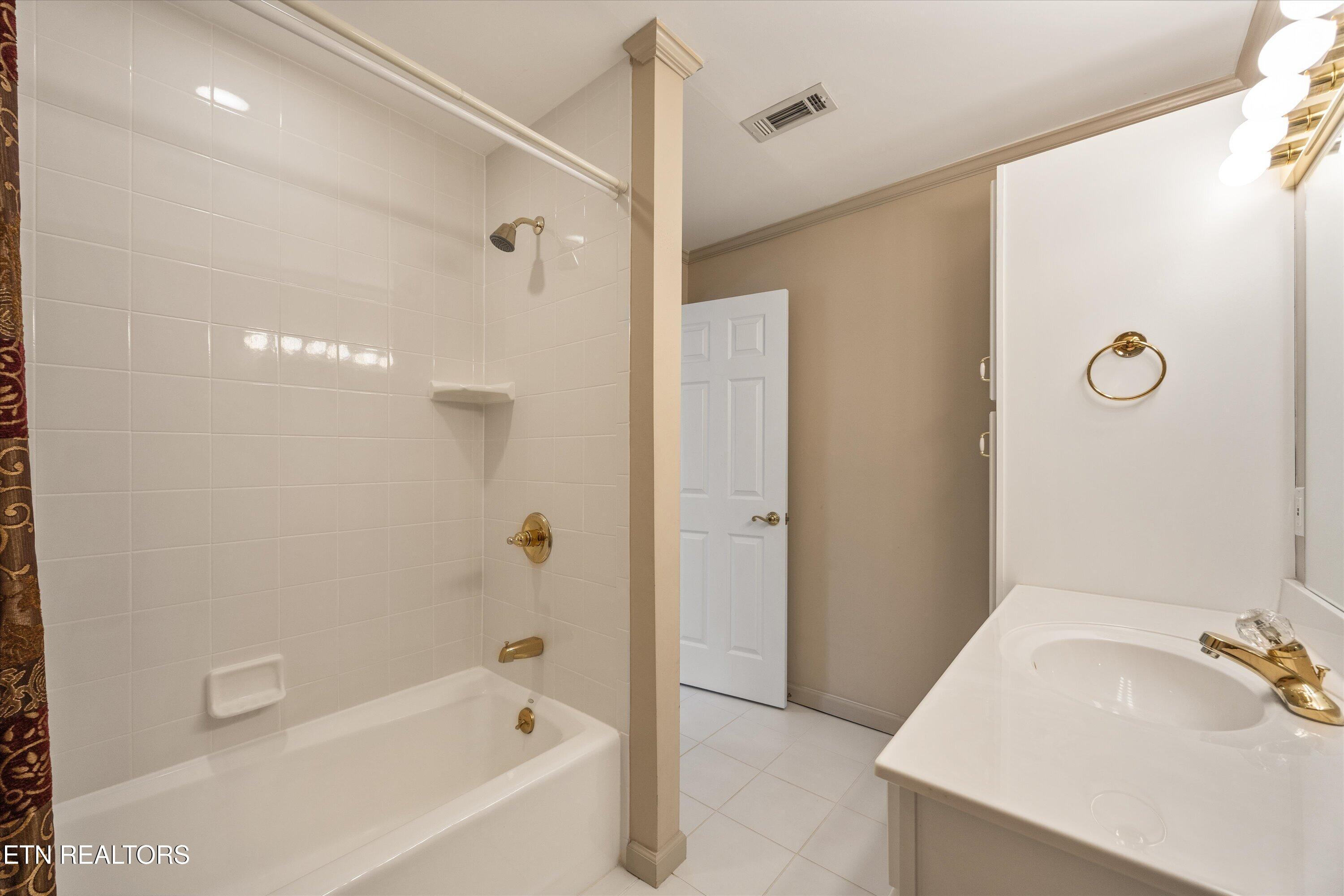 8904 Ormand Lane Knoxville TN 37923