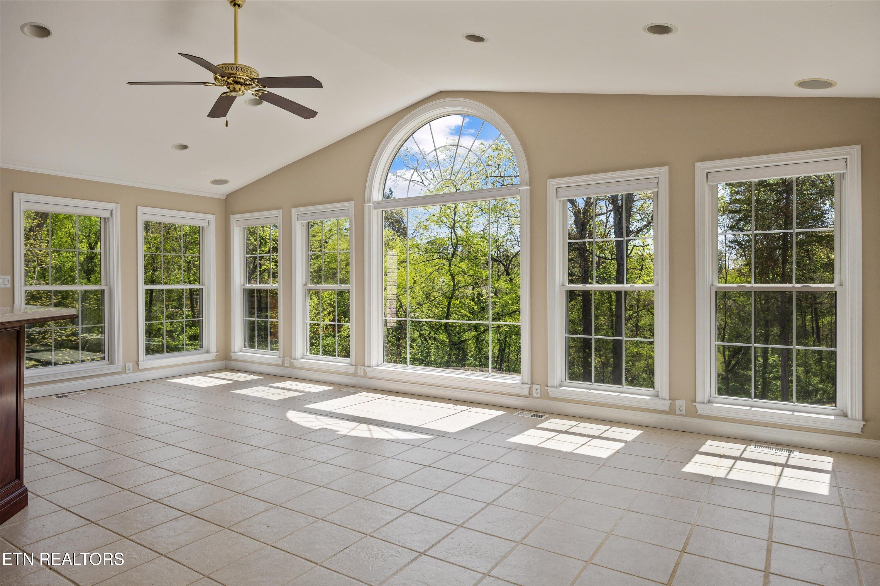 8904 Ormand Lane Knoxville TN 37923