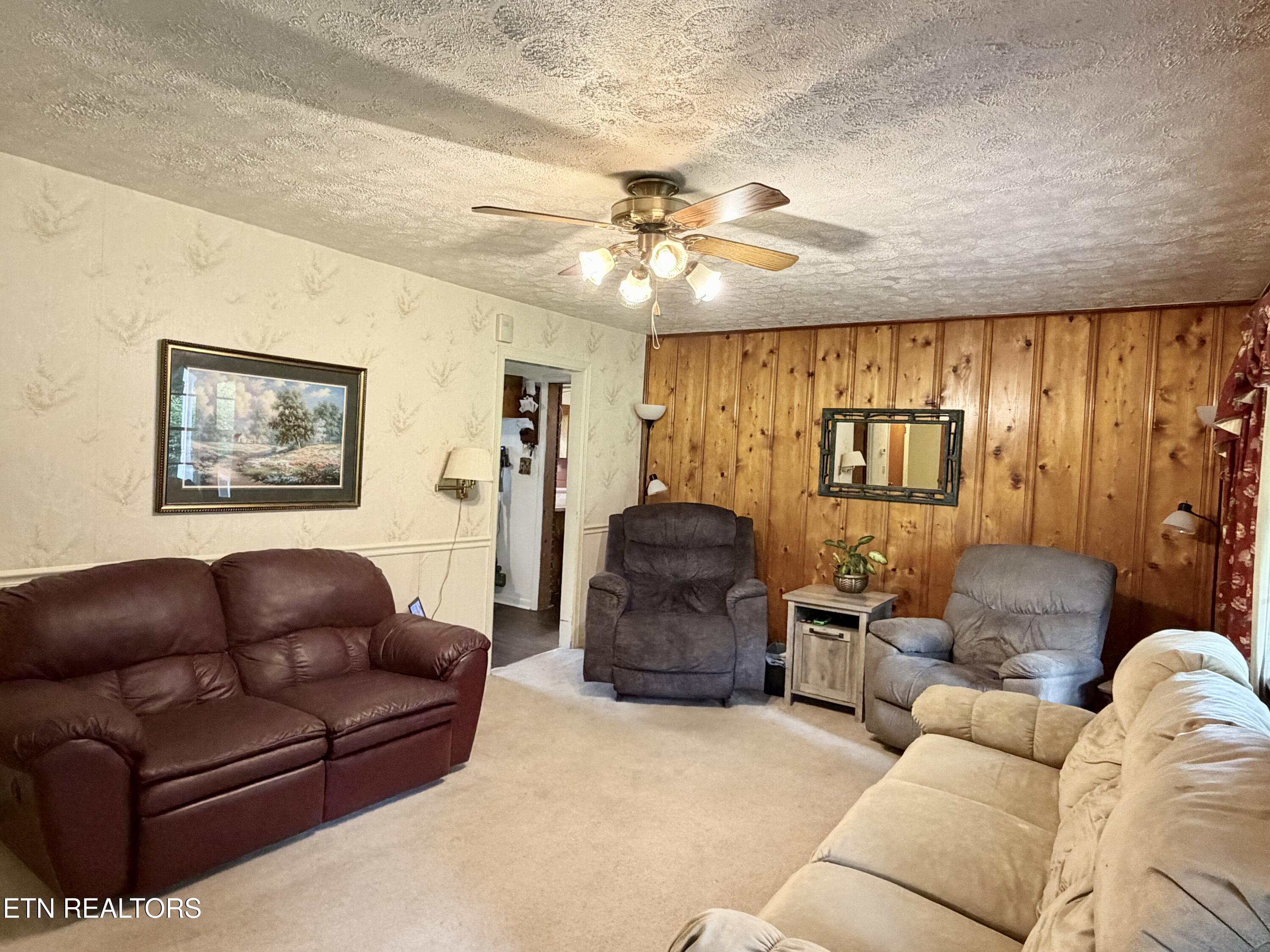 371 Pinecrest Road Jacksboro TN 37757