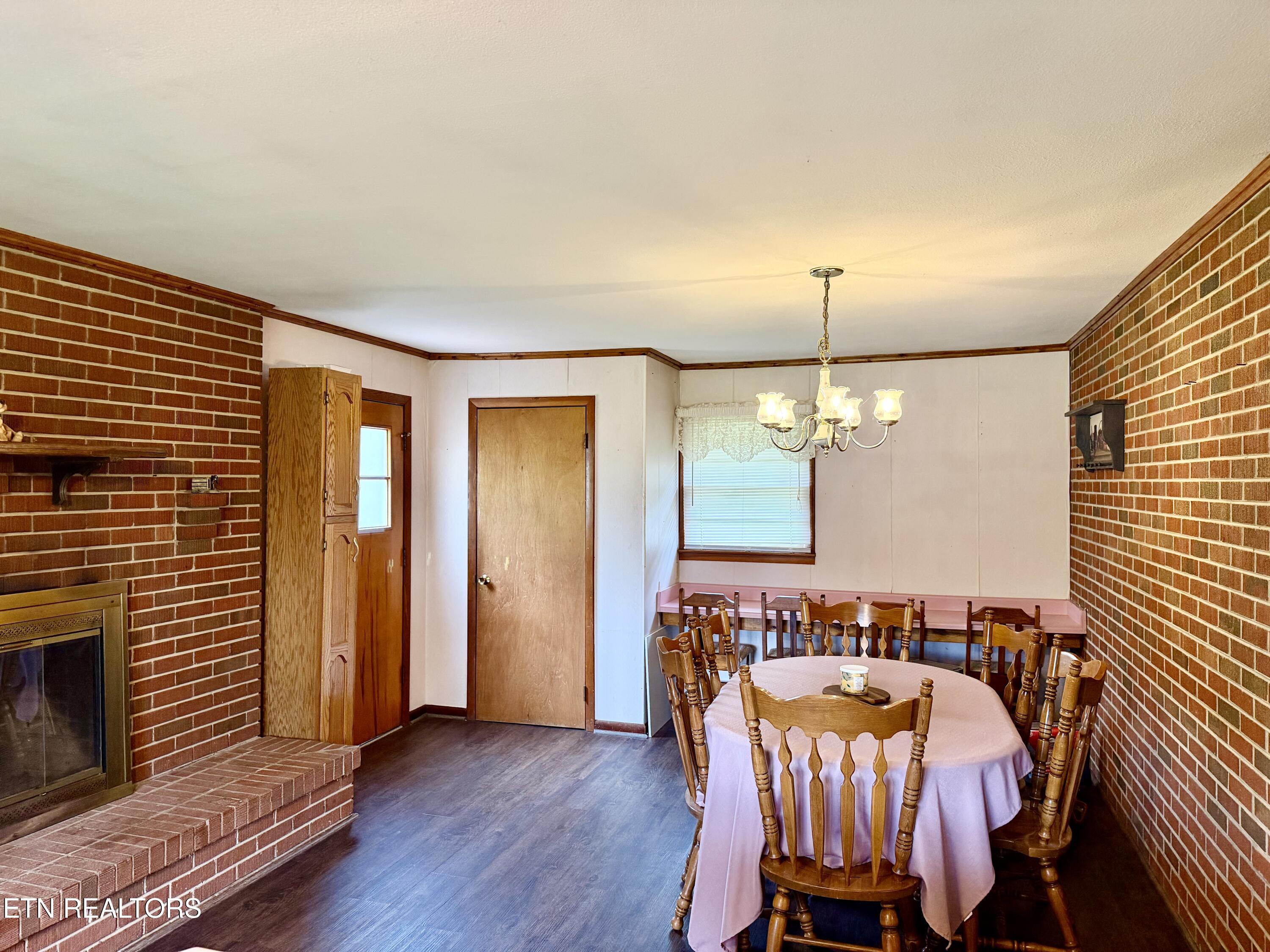371 Pinecrest Road Jacksboro TN 37757