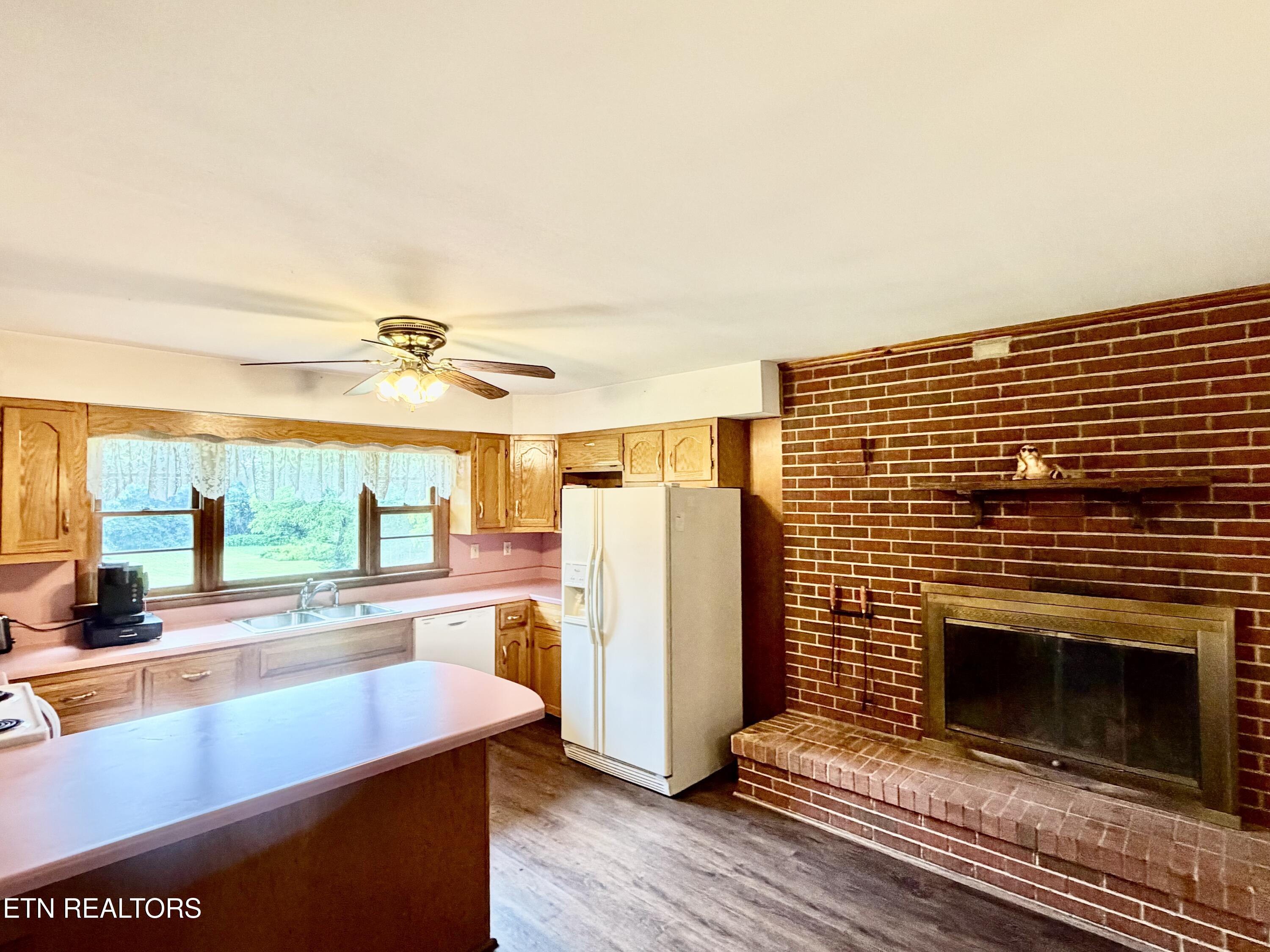 371 Pinecrest Road Jacksboro TN 37757