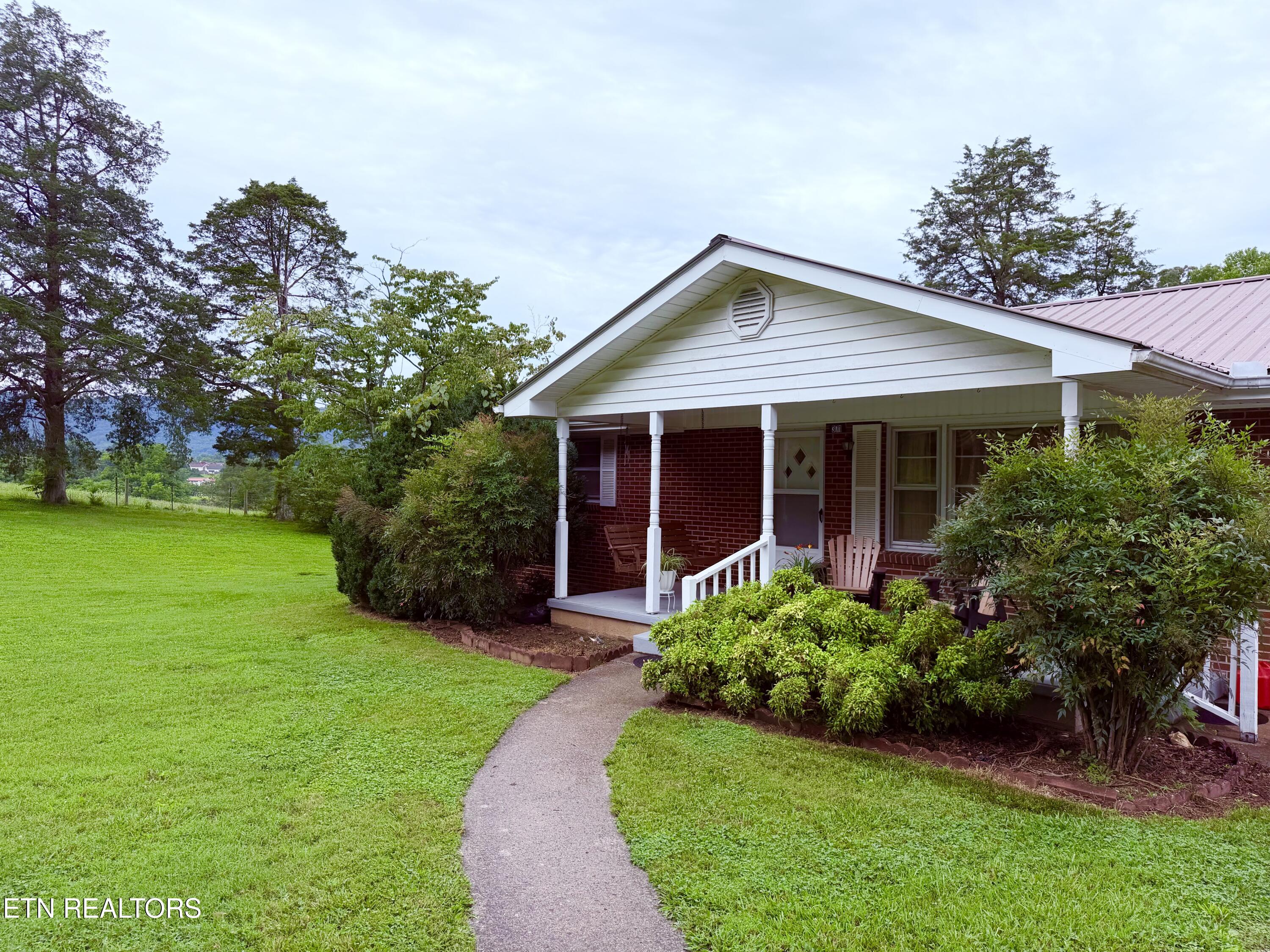 371 Pinecrest Road Jacksboro TN 37757