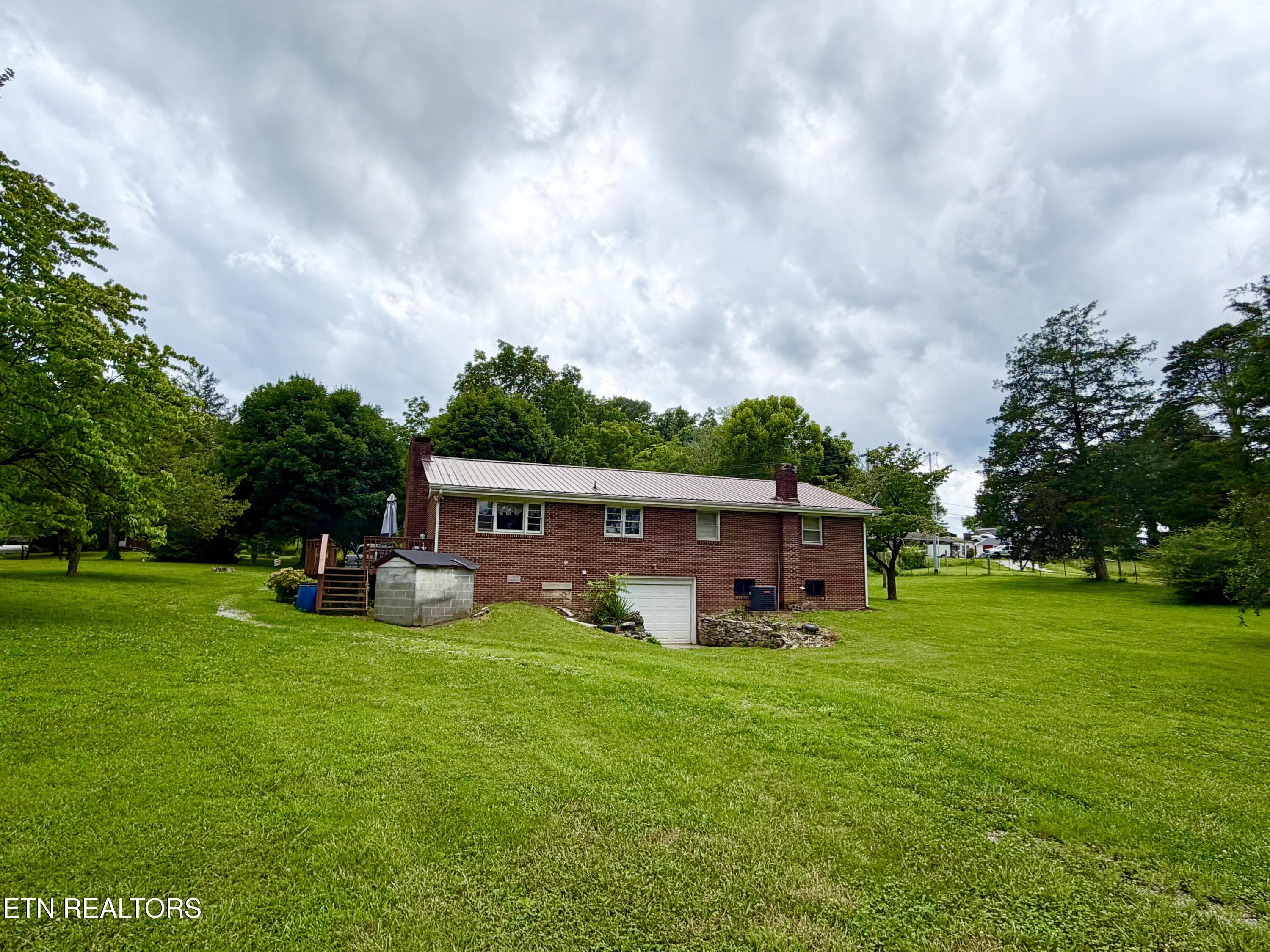 371 Pinecrest Road Jacksboro TN 37757