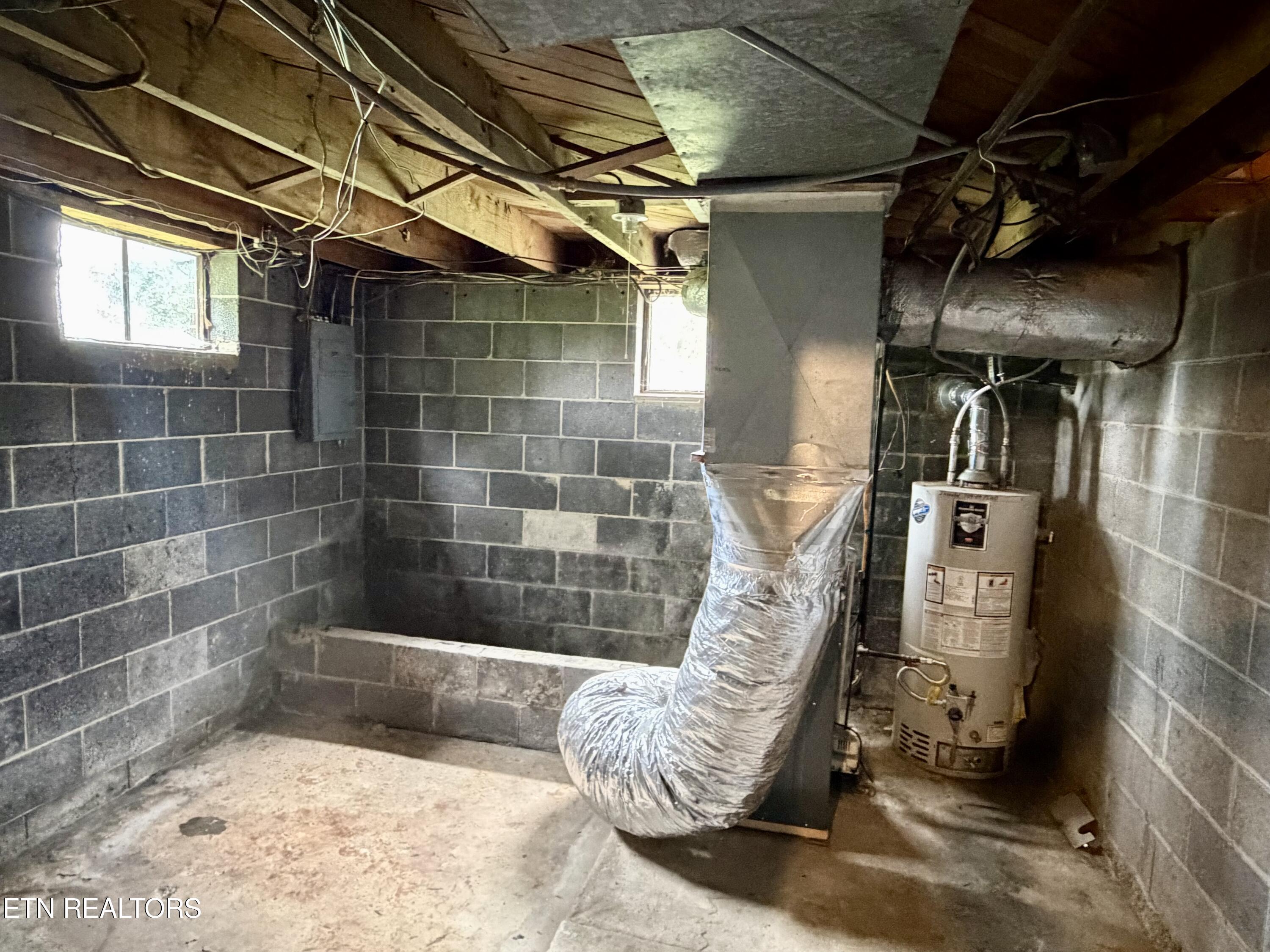 371 Pinecrest Road Jacksboro TN 37757