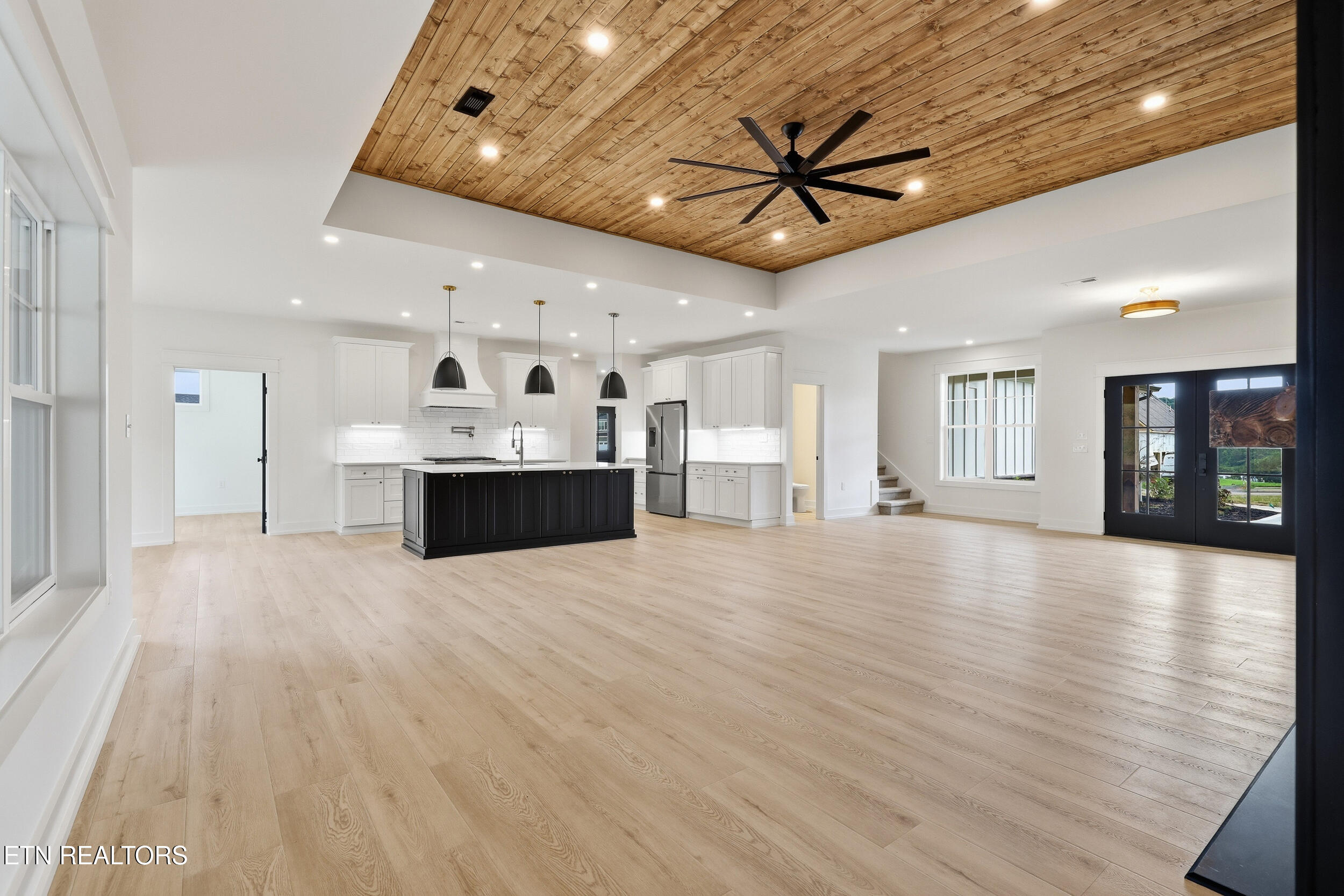 175 Morganton Cove Greenback TN 37742