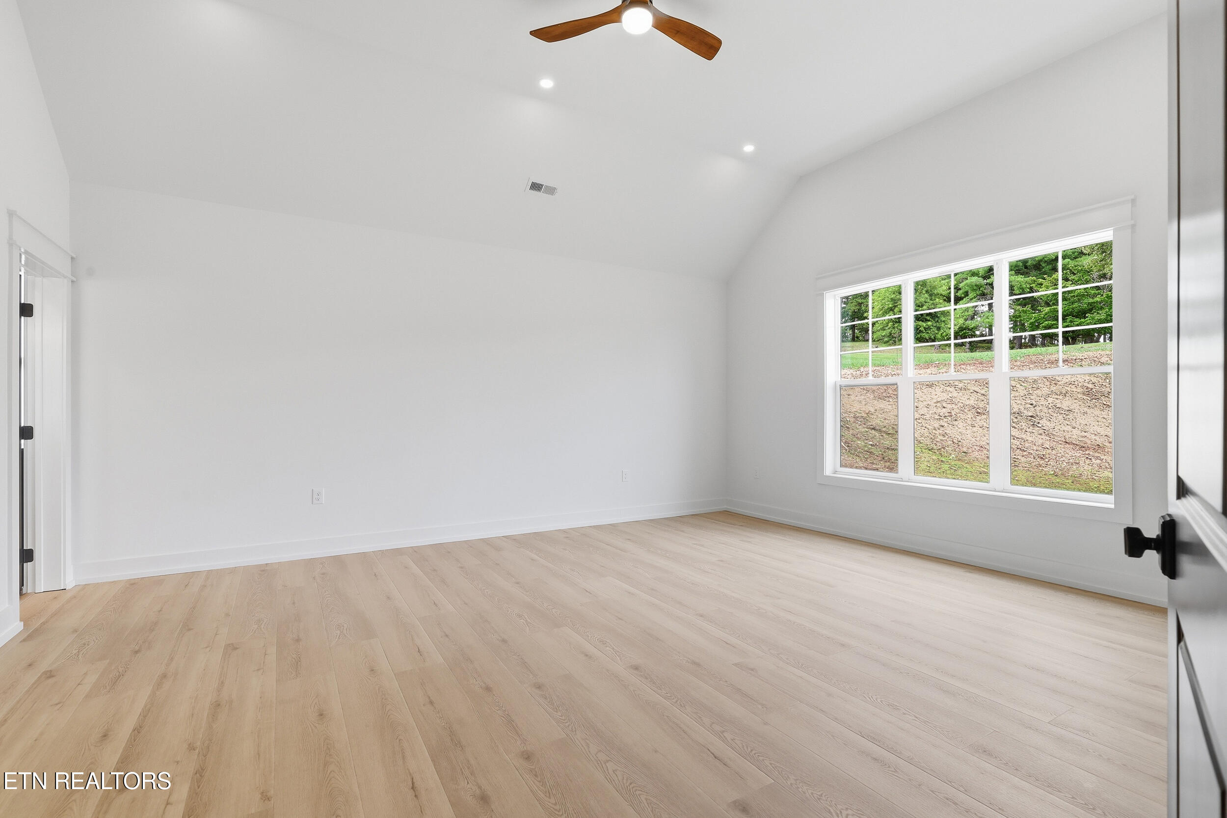175 Morganton Cove Greenback TN 37742