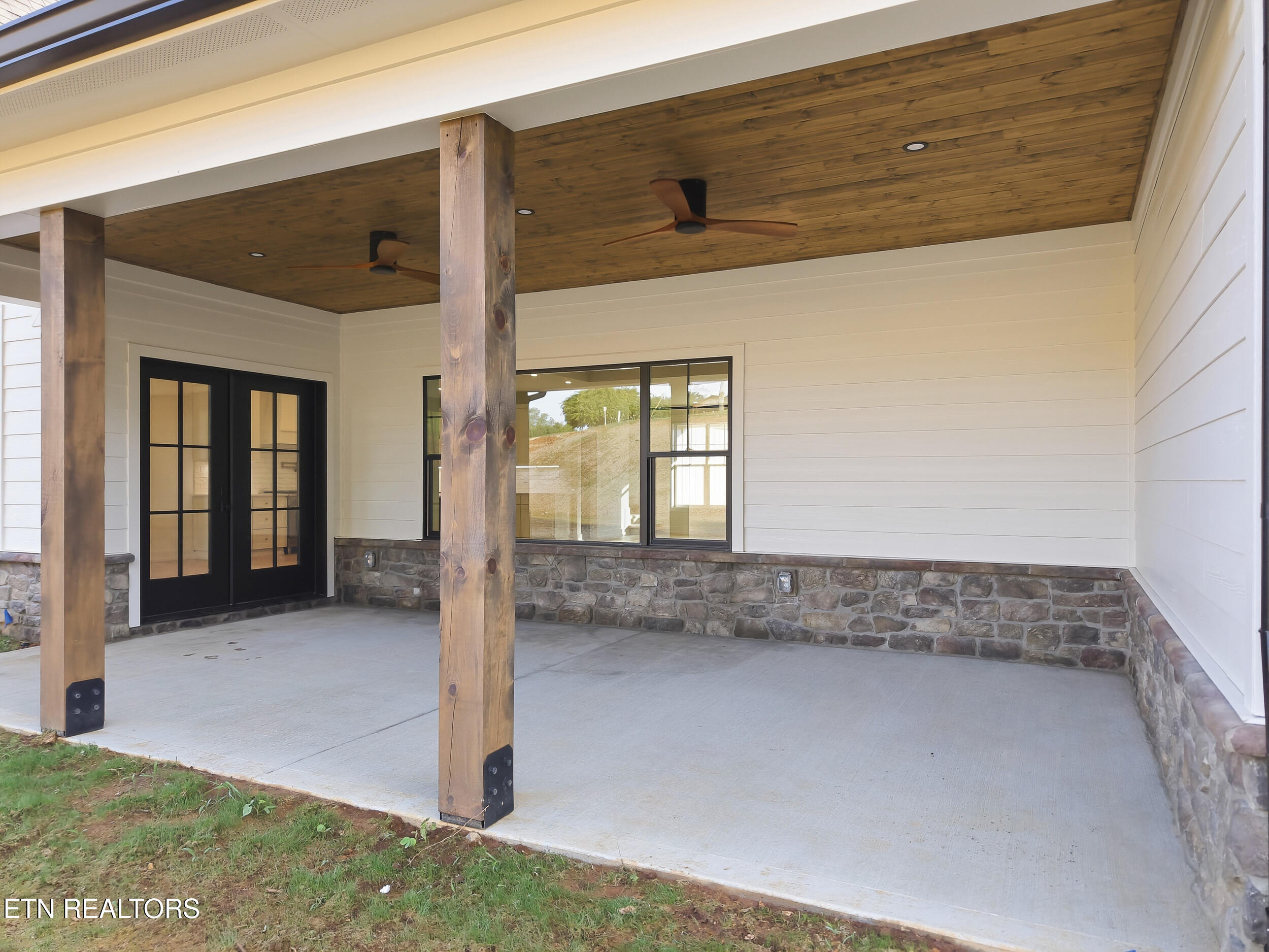 175 Morganton Cove Greenback TN 37742