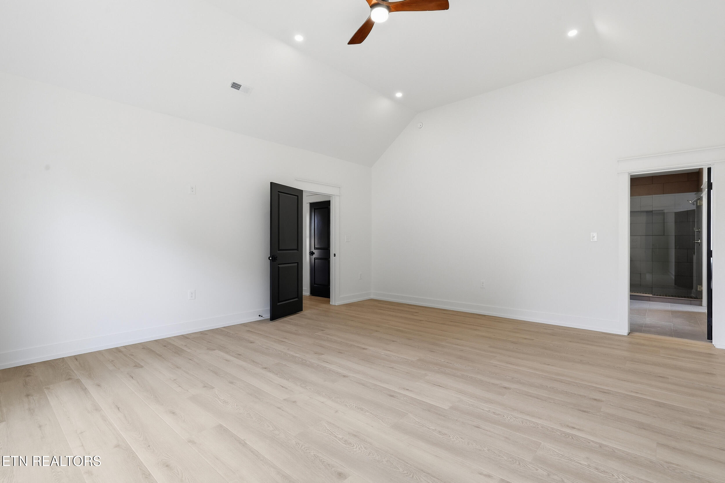 175 Morganton Cove Greenback TN 37742