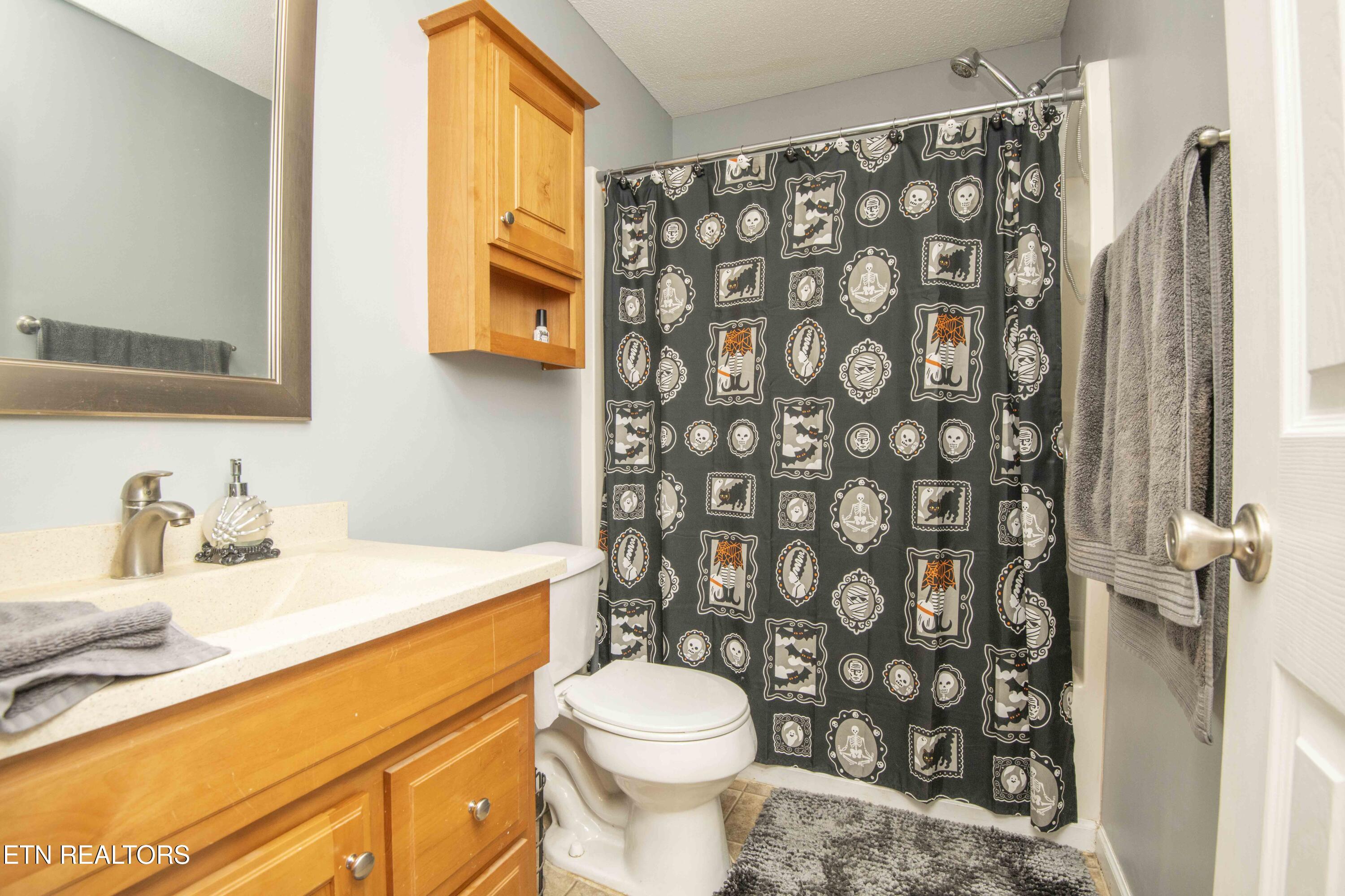 7532 Gary White Road Corryton TN 37721