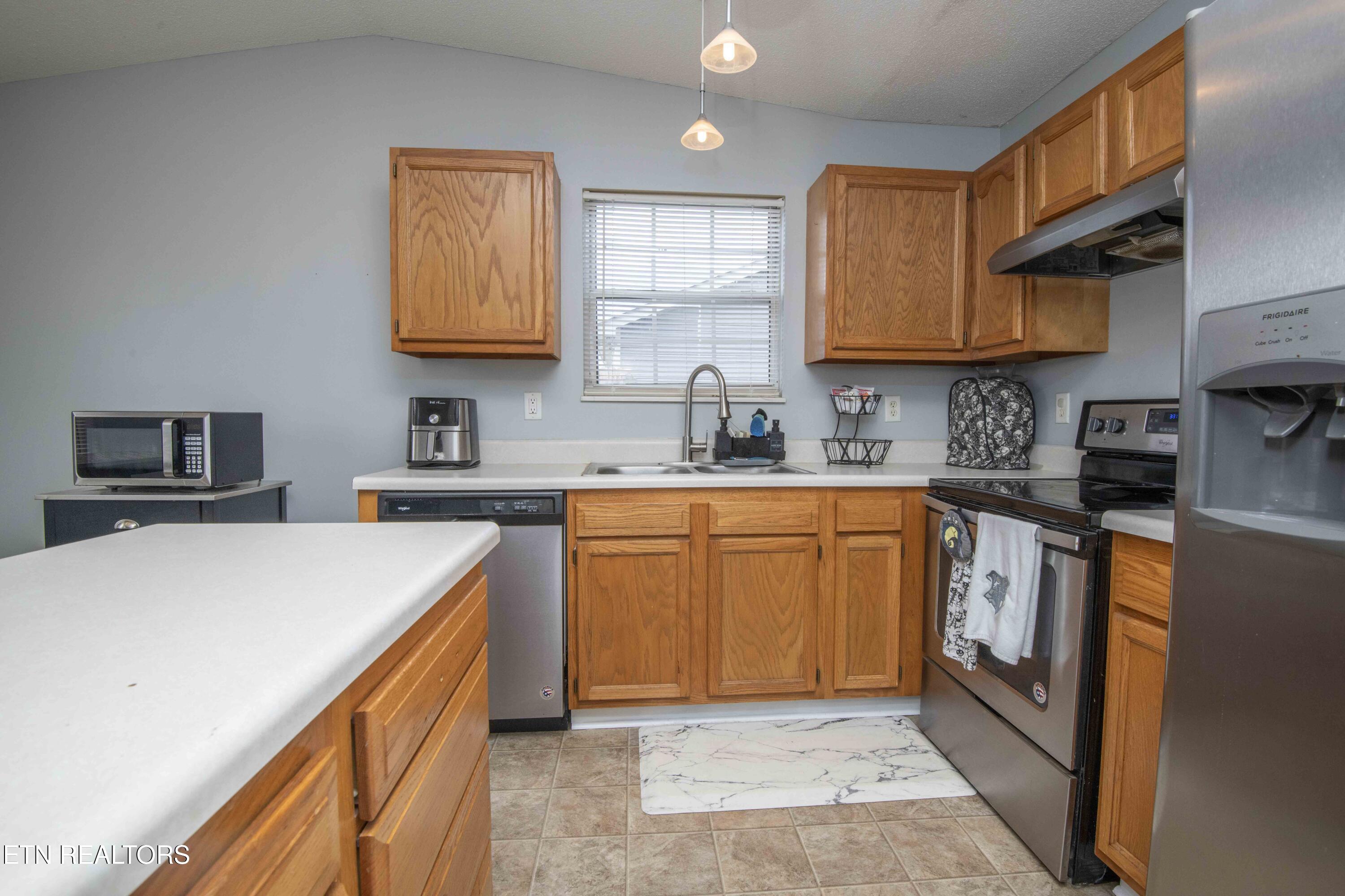 7532 Gary White Road Corryton TN 37721