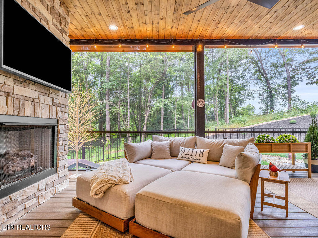 106 Daksi Way Loudon TN 37774