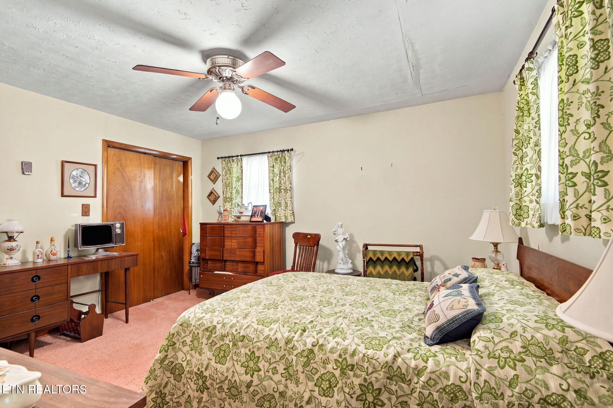 209 Oak Street Jellico TN 37762