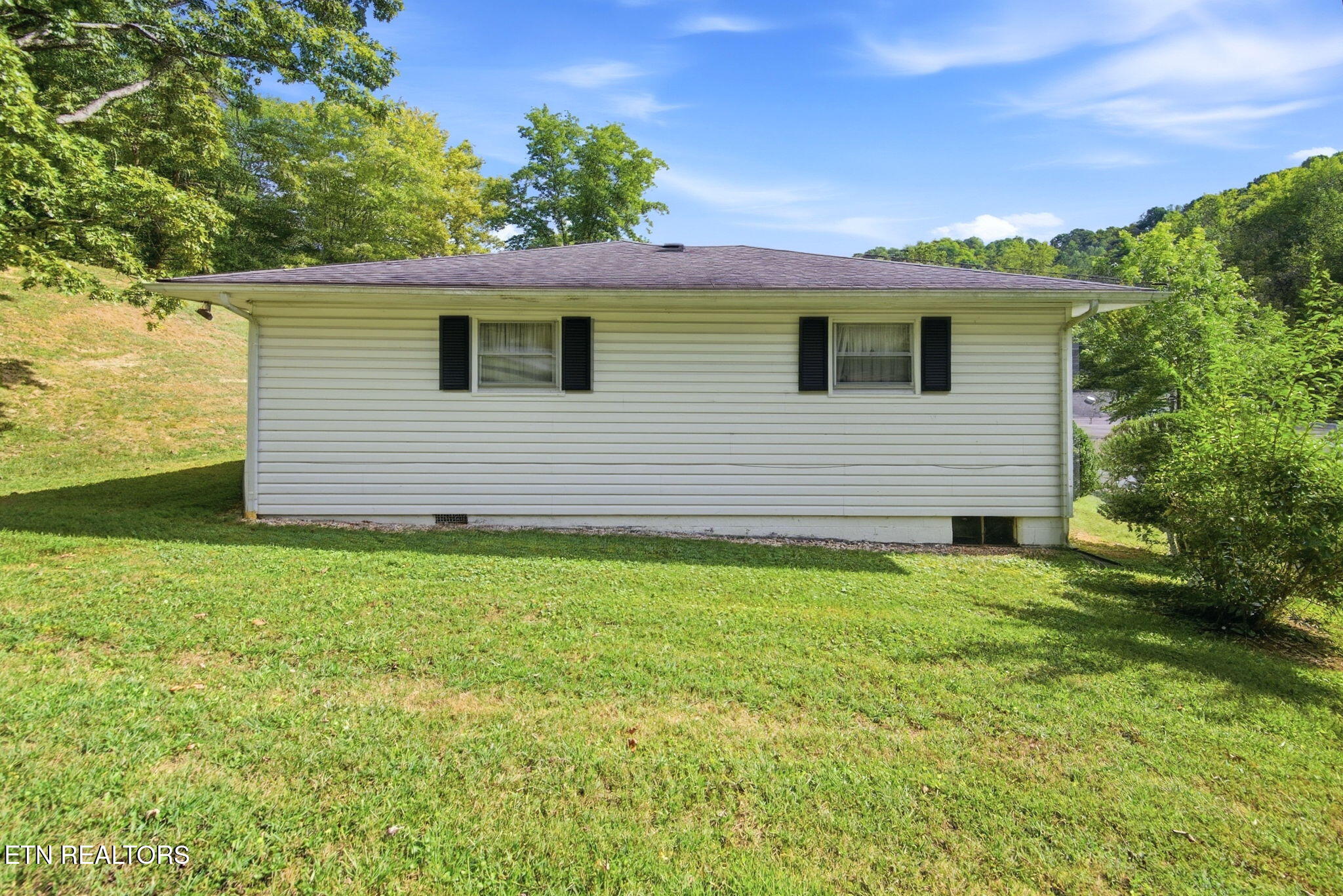 209 Oak Street Jellico TN 37762