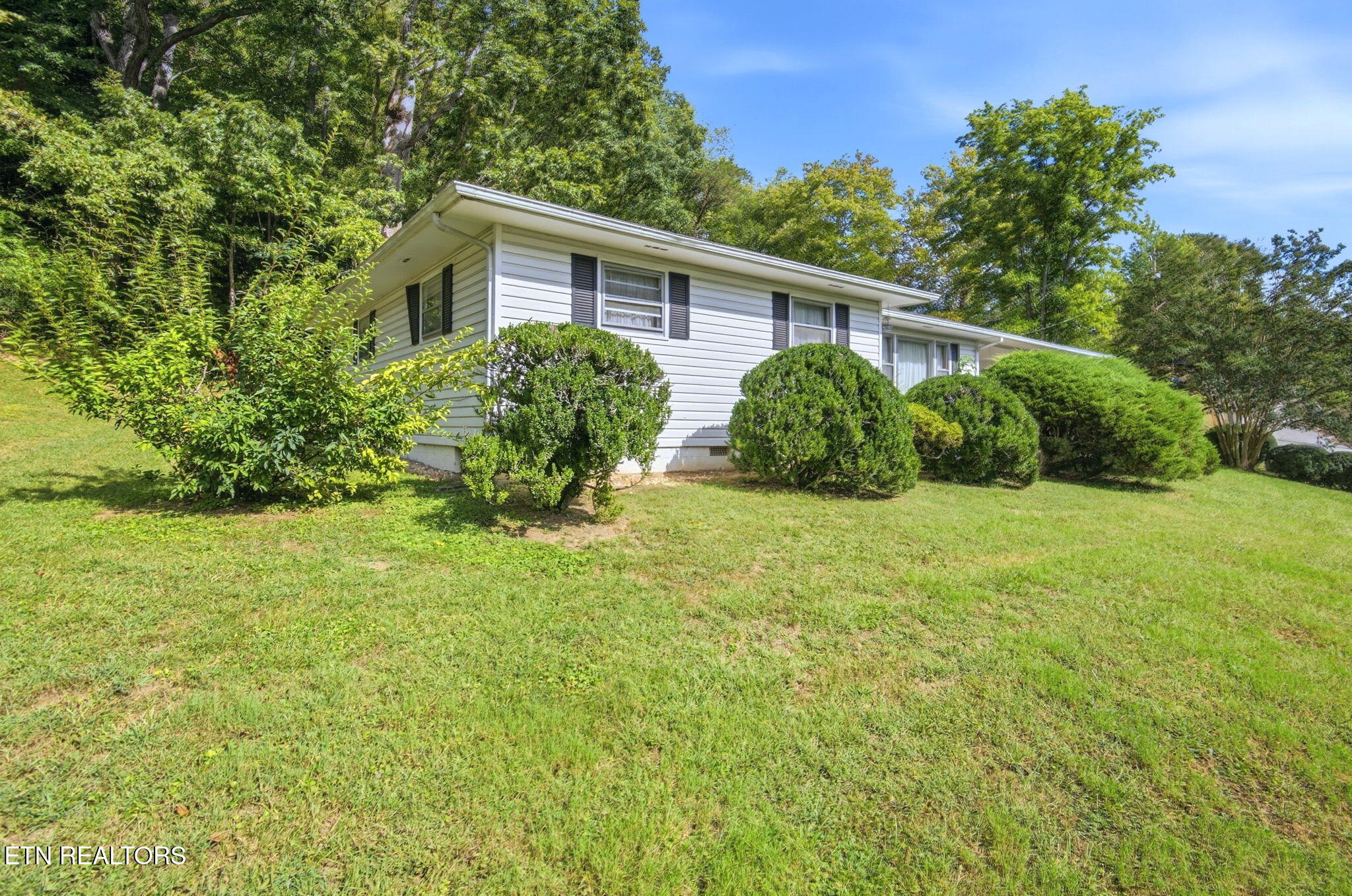 209 Oak Street Jellico TN 37762